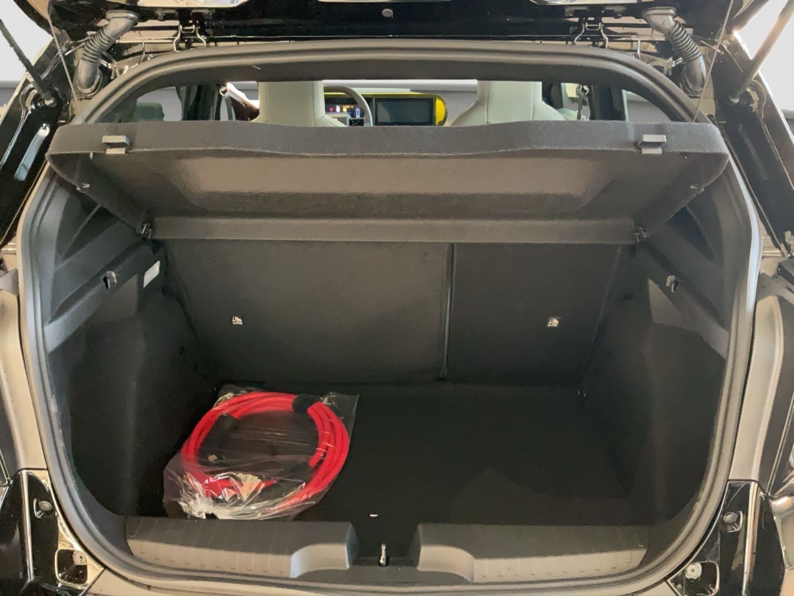 Fahrzeugabbildung Fiat Grande Panda Elektro La Prima + Winterpaket