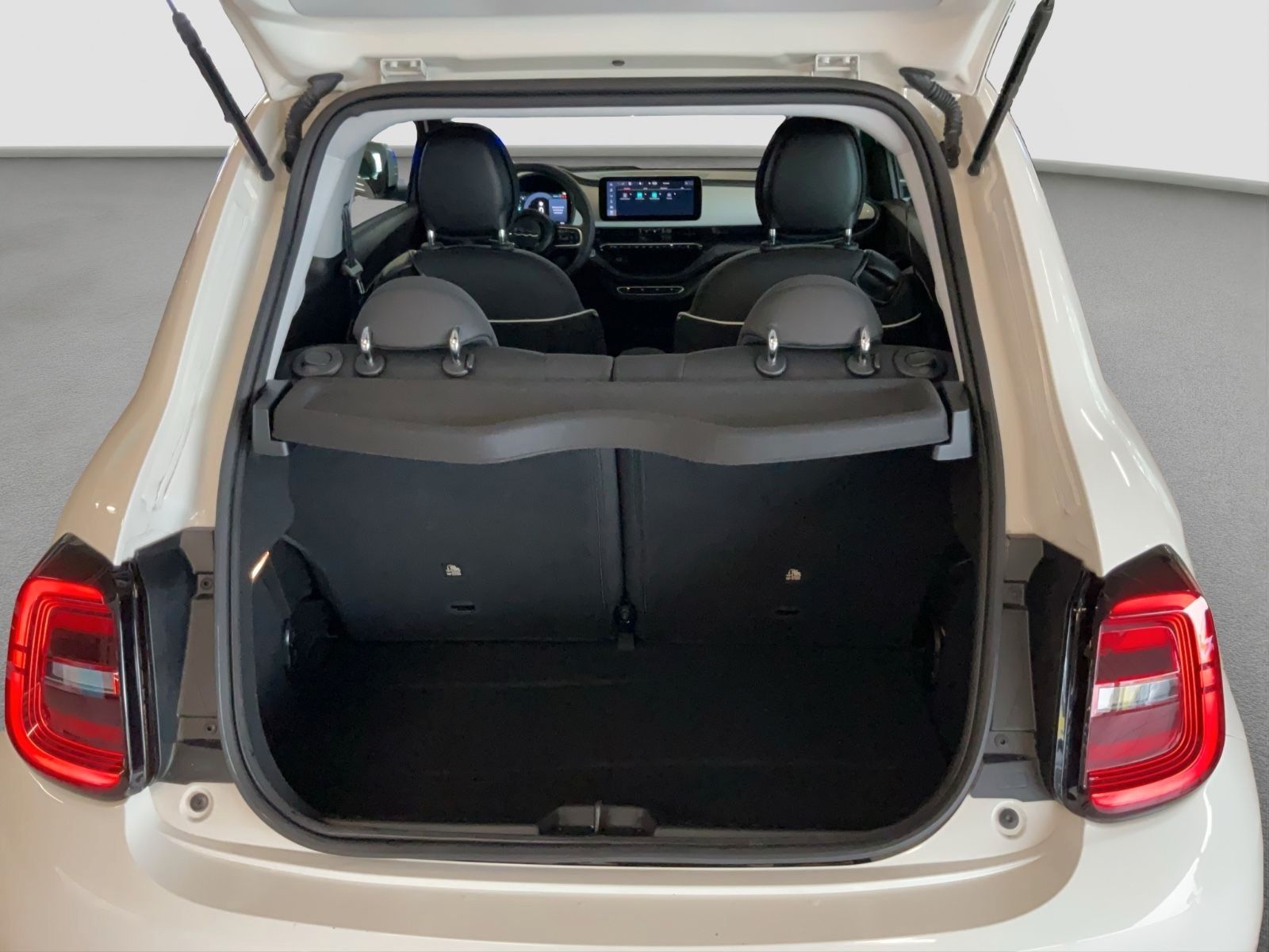 Fahrzeugabbildung Fiat 500e 42 kWh + 16" Alufelgen