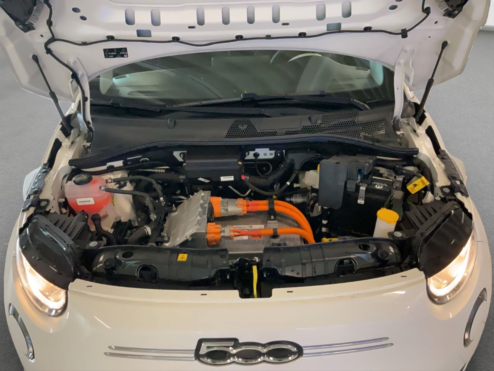 Fahrzeugabbildung Fiat 500e 42 kWh + 16" Alufelgen