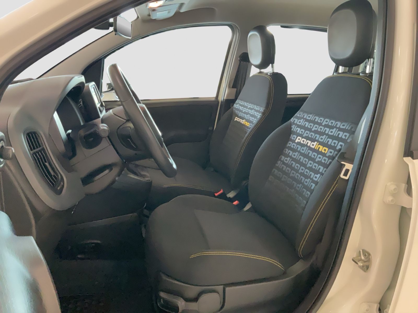 Fahrzeugabbildung Fiat Panda Hybrid 1.0 GSE + City Paket