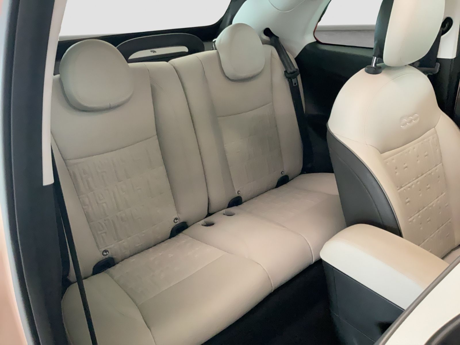 Fahrzeugabbildung Fiat 500e Cabriolet La Prima