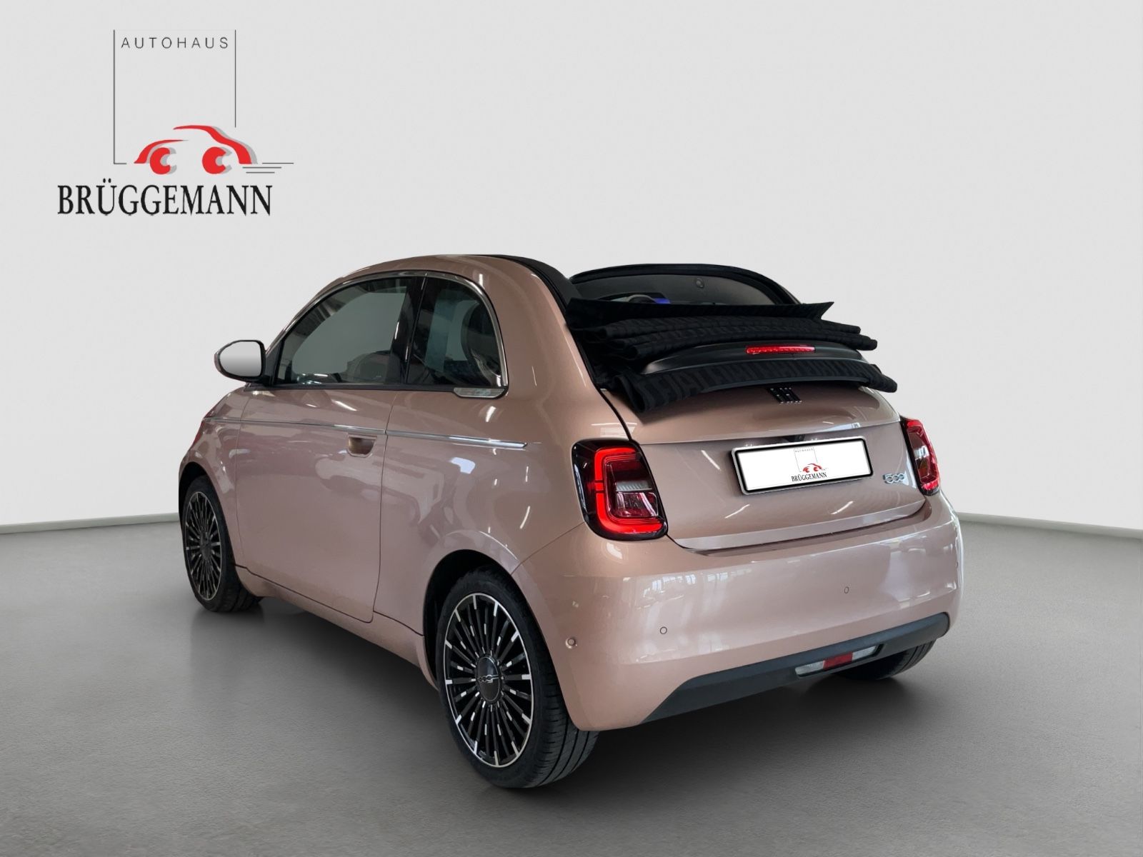 Fahrzeugabbildung Fiat 500e Cabriolet La Prima