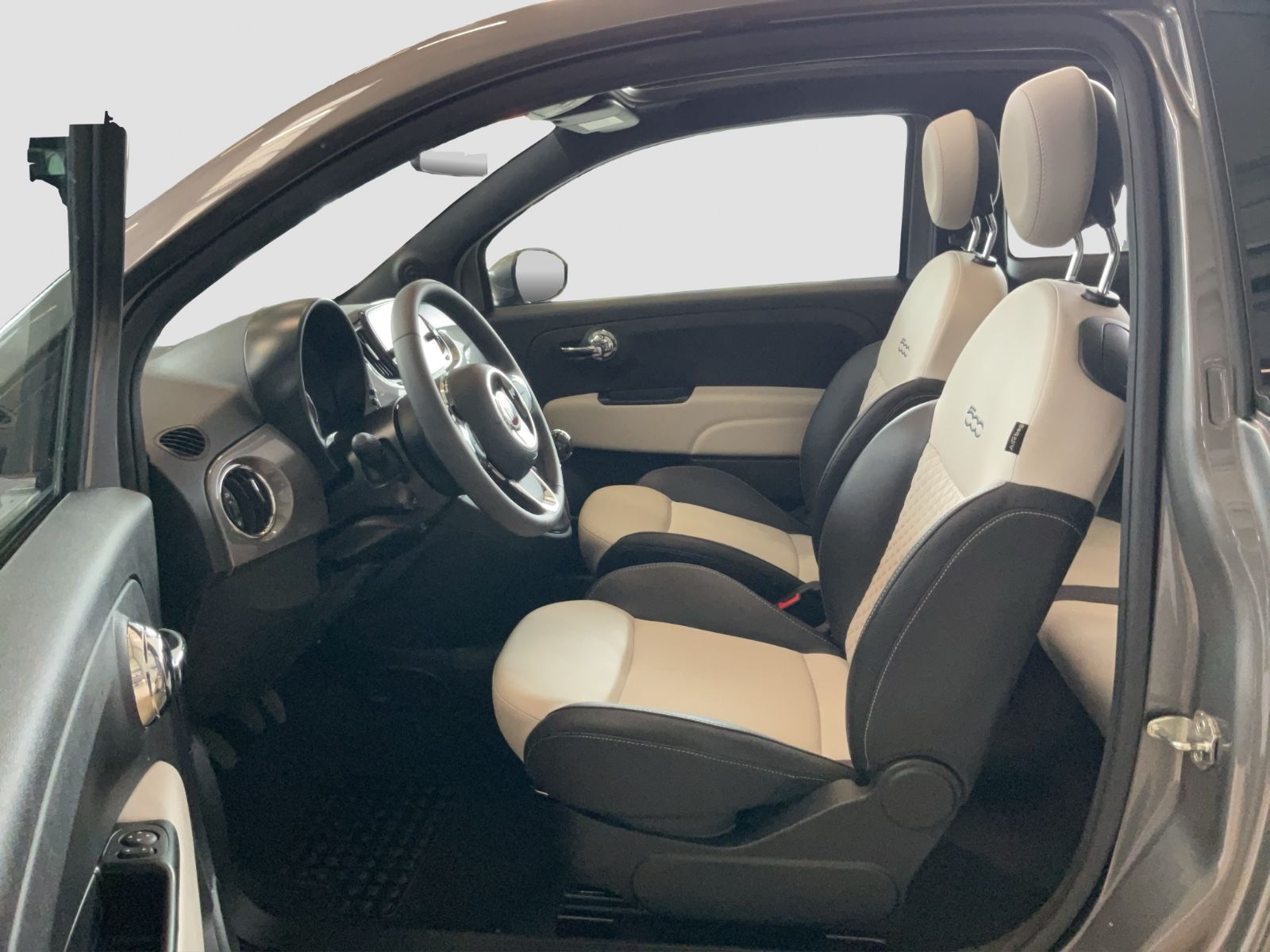 Fahrzeugabbildung Fiat 500C 1.0 Hybrid DOLCEVITA