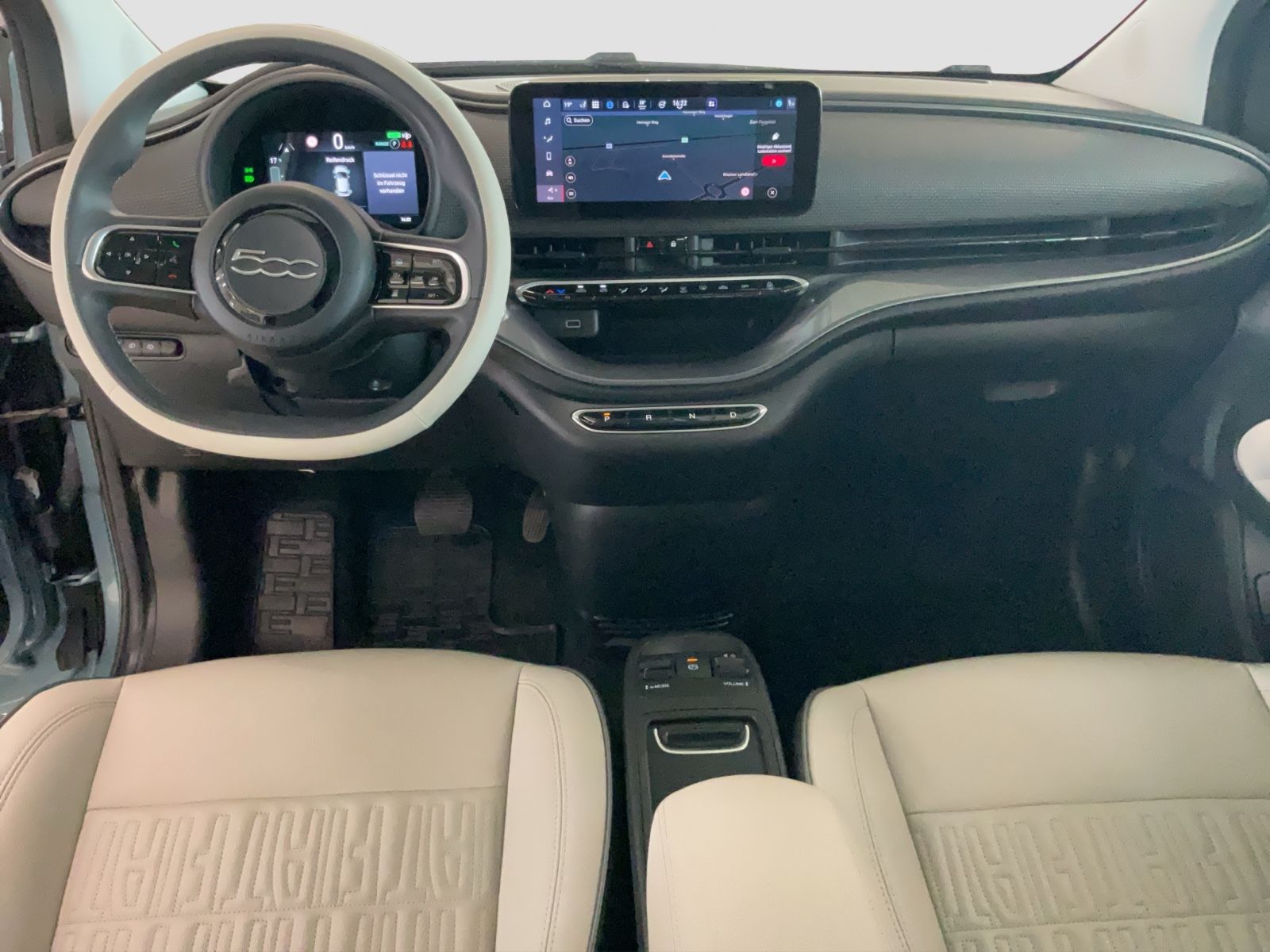 Fahrzeugabbildung Fiat 500e 3+1 La Prima