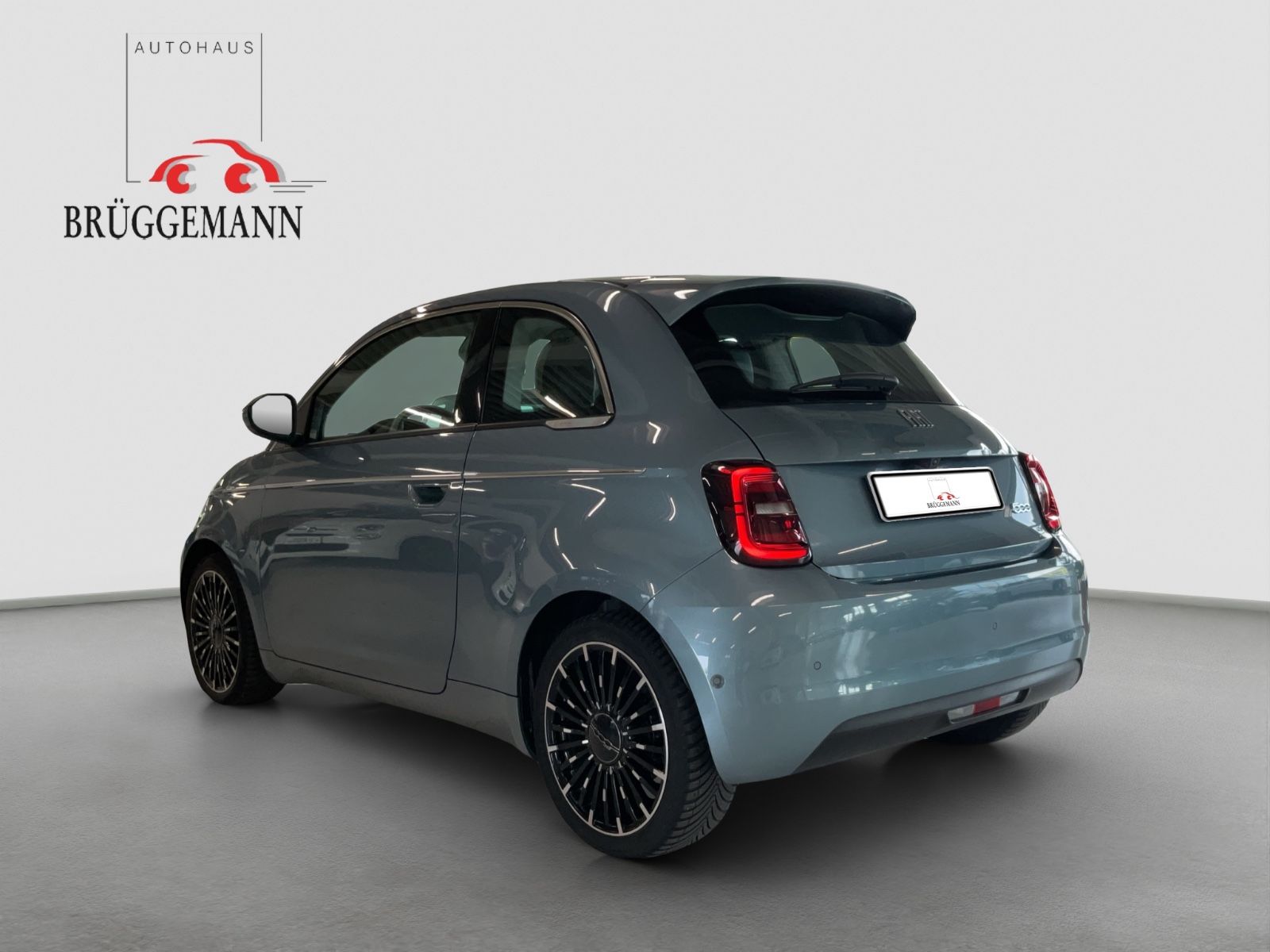 Fahrzeugabbildung Fiat 500e 3+1 La Prima