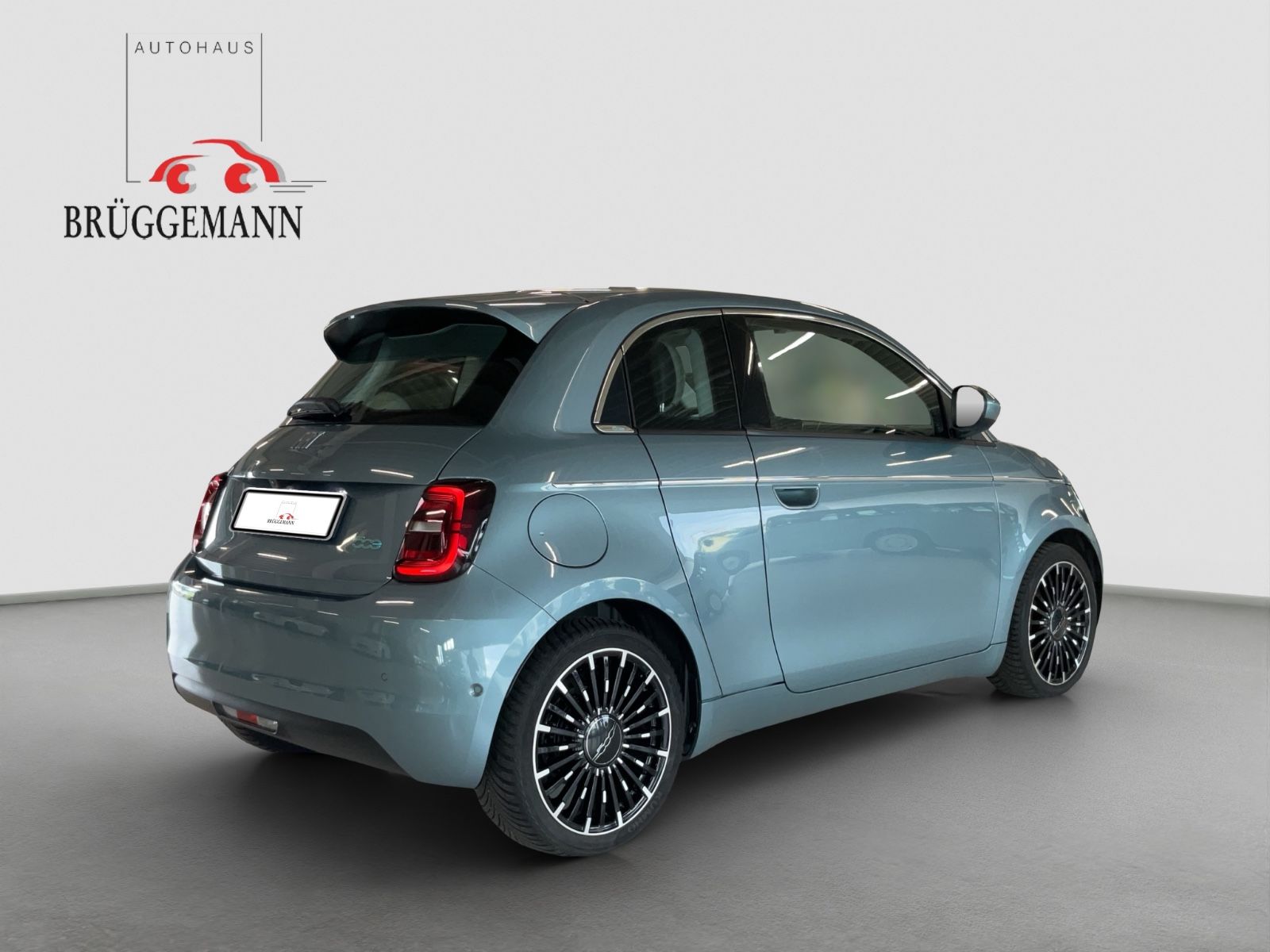 Fahrzeugabbildung Fiat 500e 3+1 La Prima