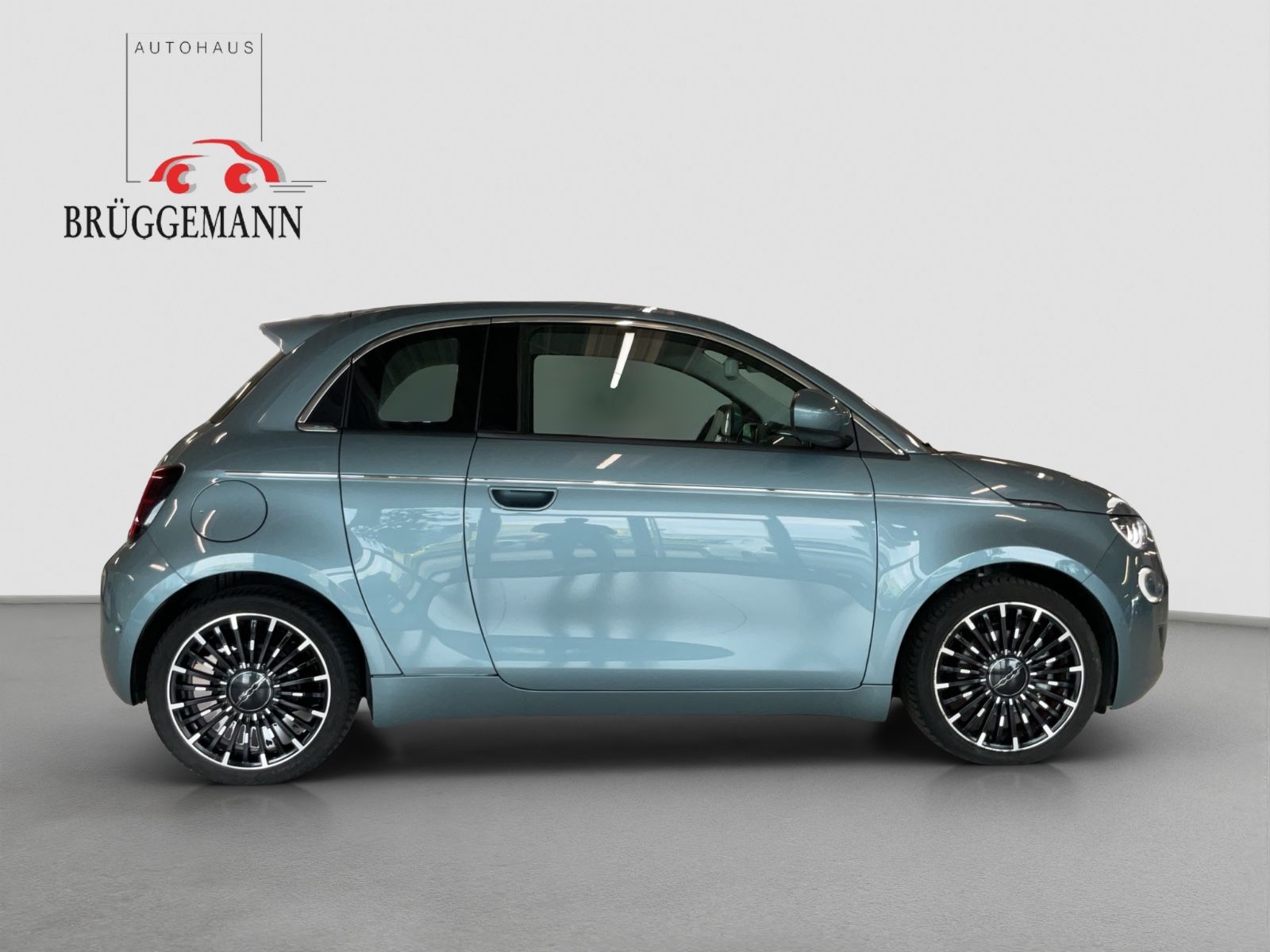 Fahrzeugabbildung Fiat 500e 3+1 La Prima