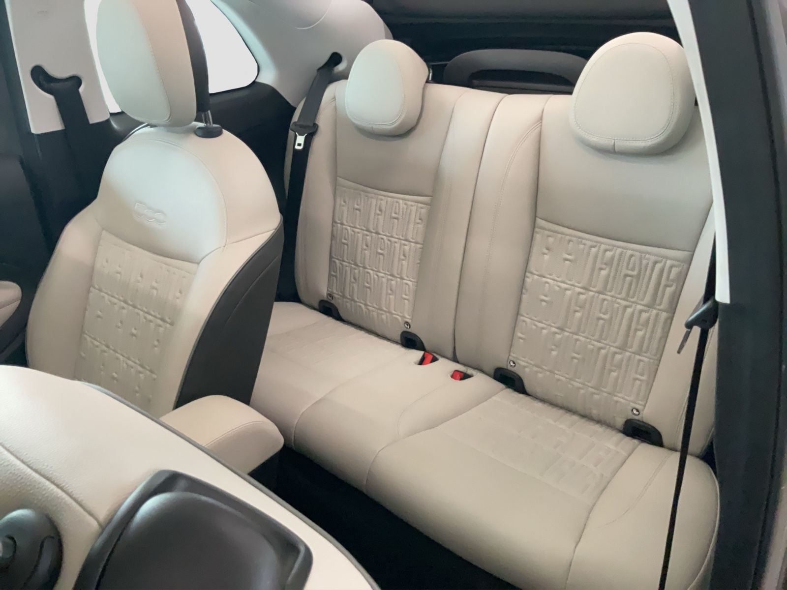 Fahrzeugabbildung Fiat 500e Cabriolet La Prima