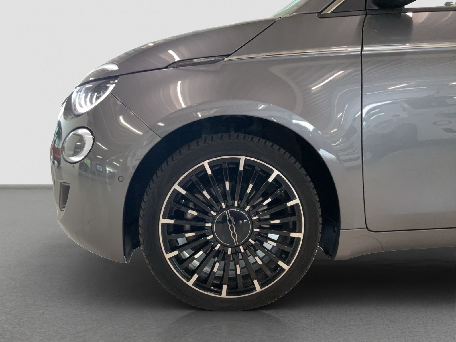 Fahrzeugabbildung Fiat 500e Cabriolet La Prima