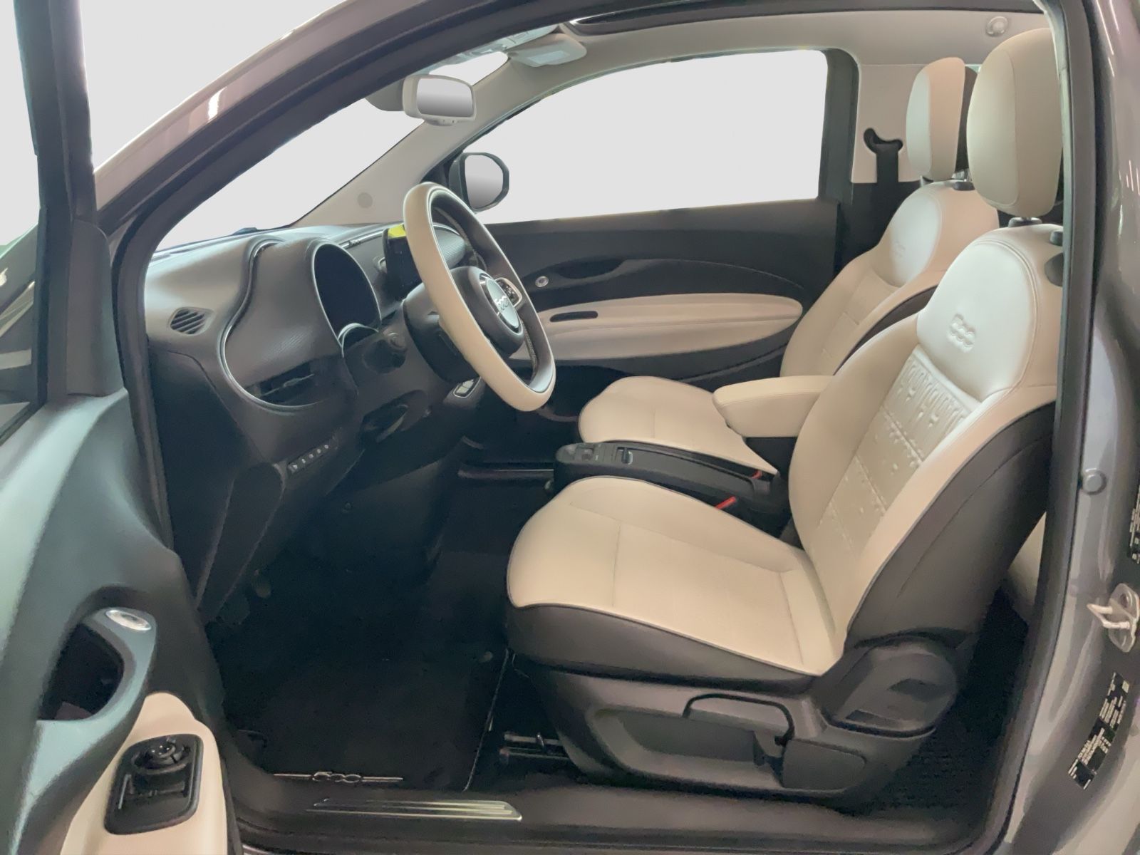 Fahrzeugabbildung Fiat 500e Cabriolet La Prima