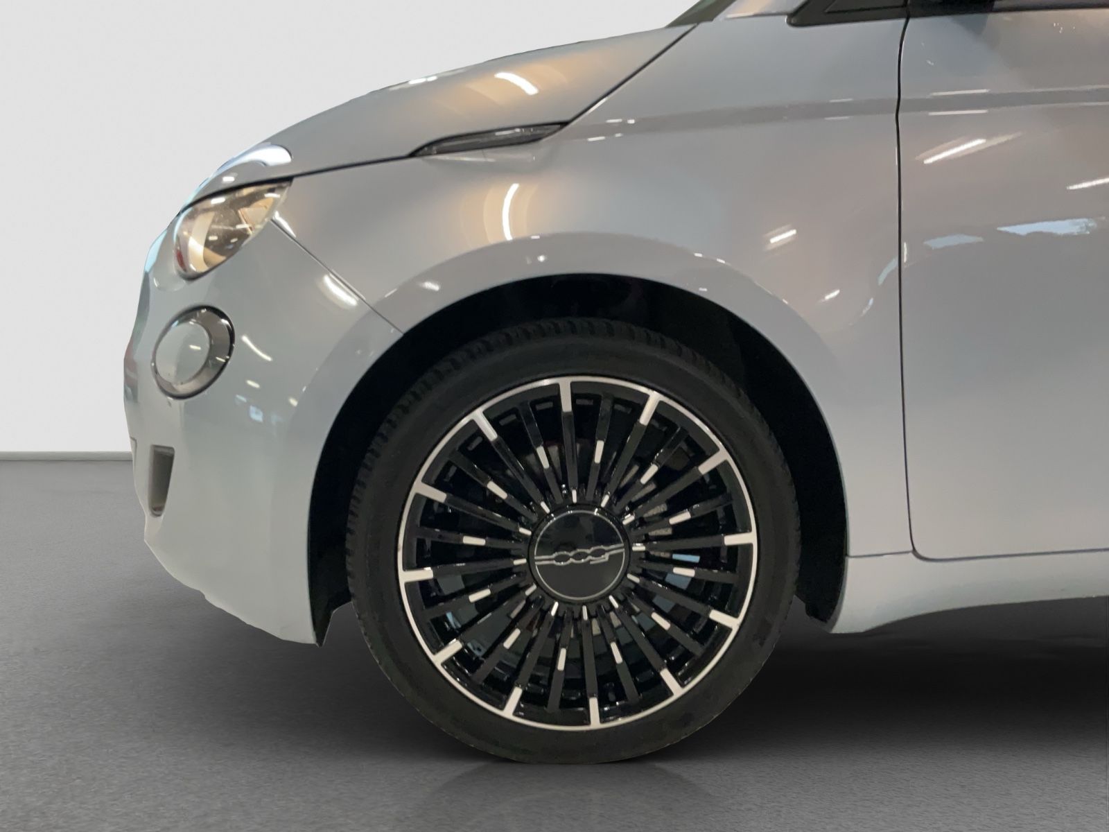 Fahrzeugabbildung Fiat 500e 42 kWh Cabrio Icon + Komfort- & Style Paket