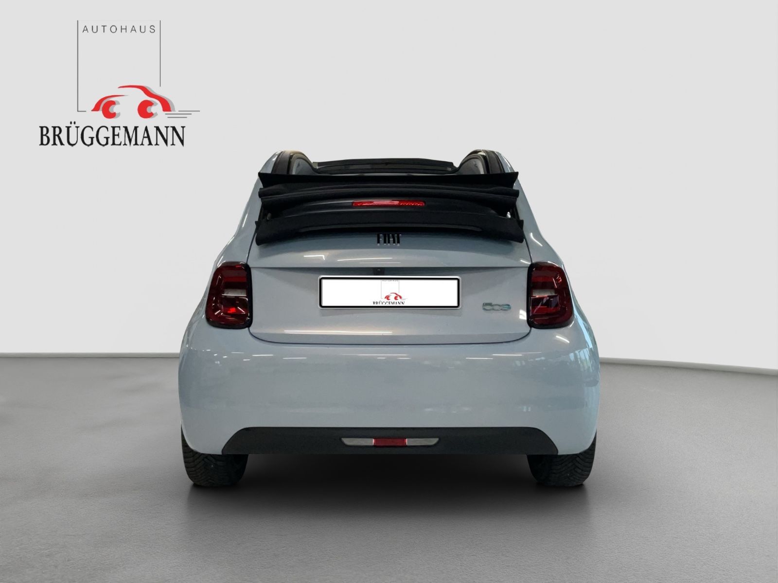 Fahrzeugabbildung Fiat 500e 42 kWh Cabrio Icon + Komfort- & Style Paket