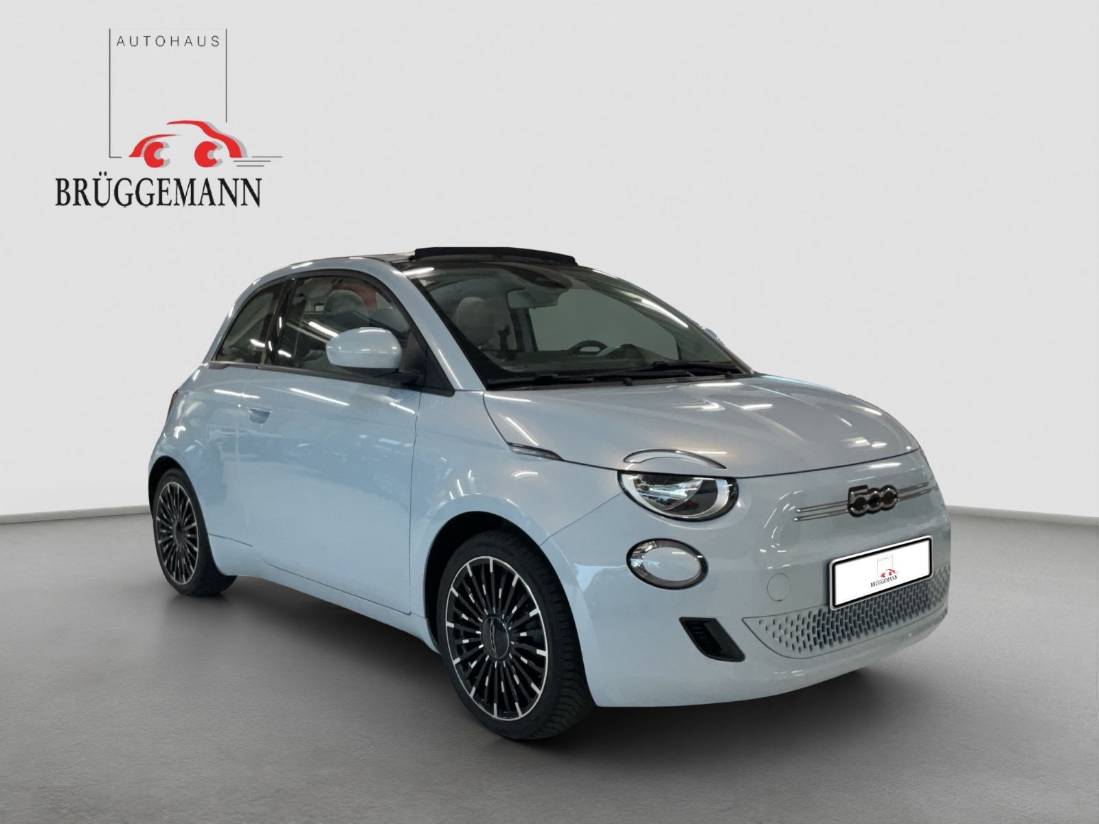 Fahrzeugabbildung Fiat 500e 42 kWh Cabrio Icon + Komfort- & Style Paket