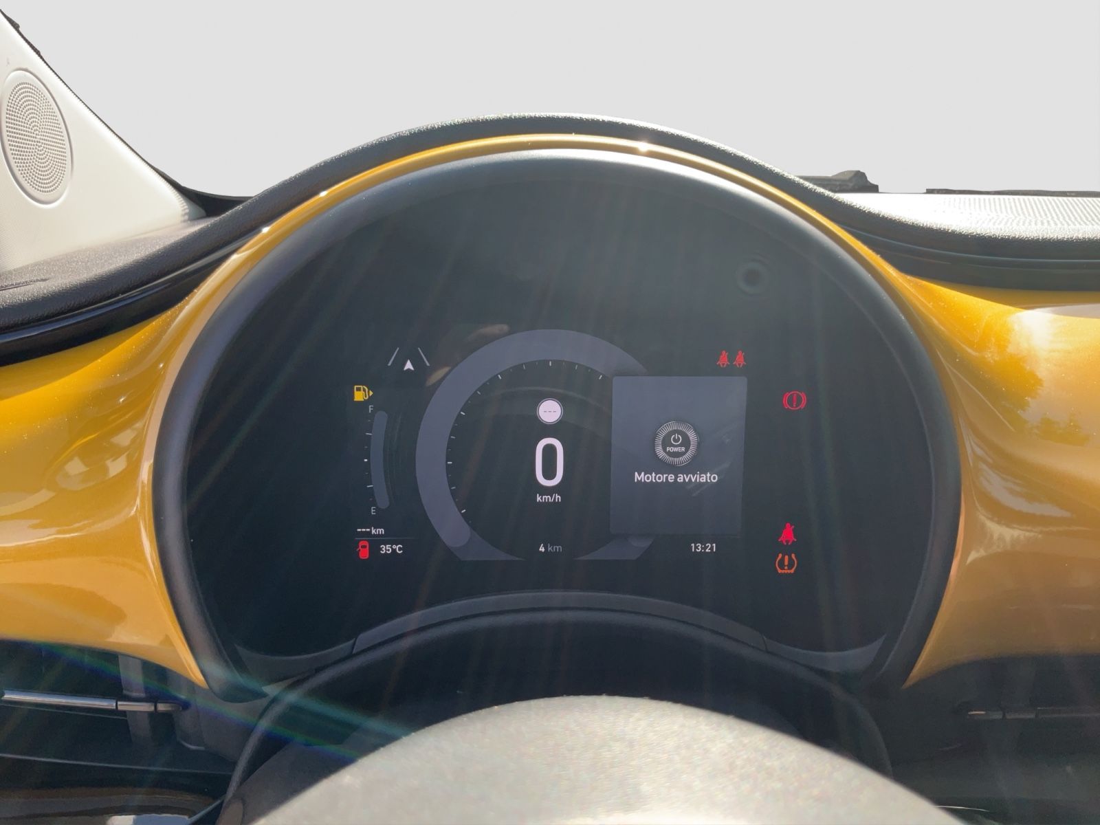 Fahrzeugabbildung Fiat 500C 1.0 Hybrid La Prima