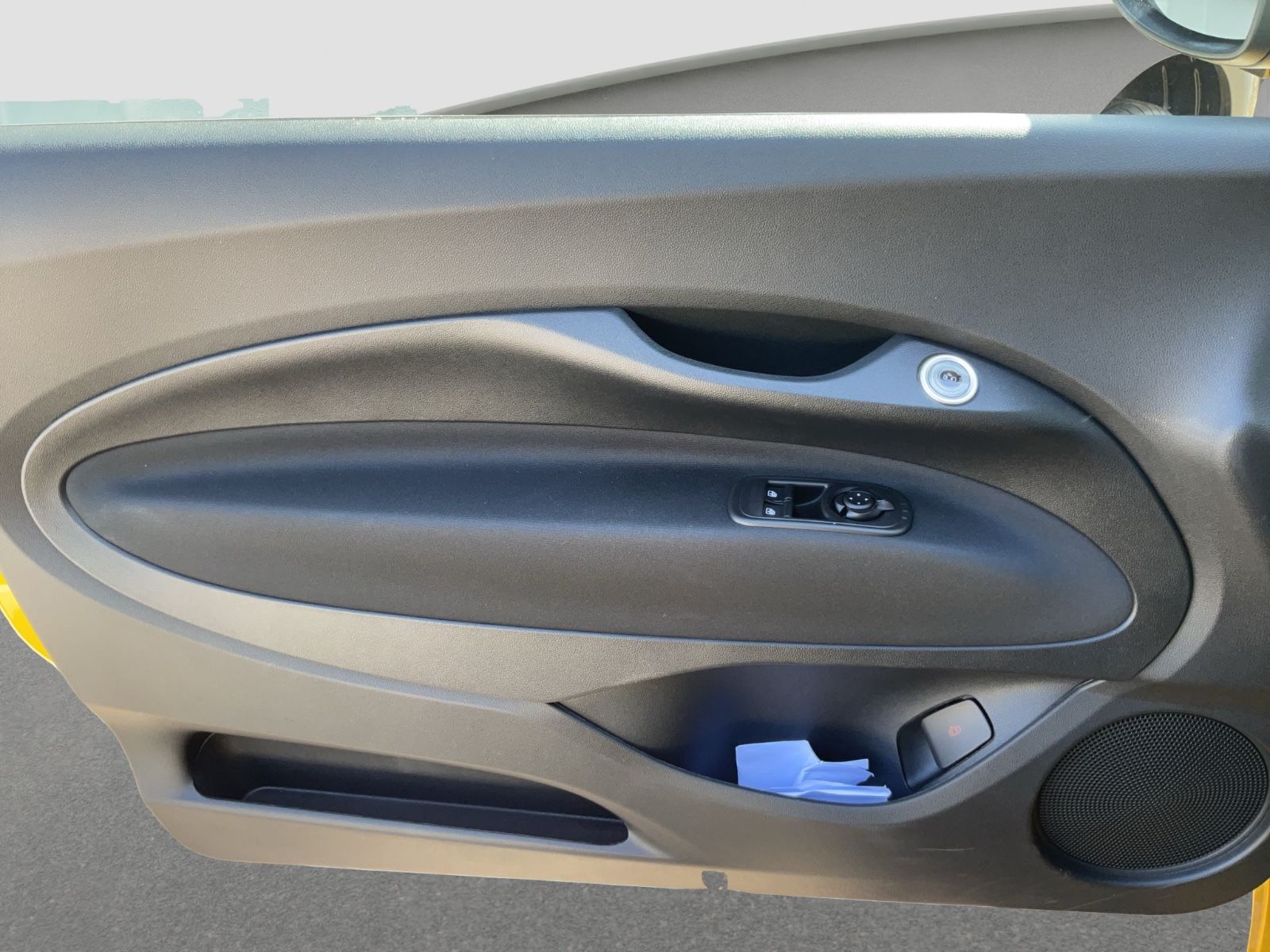 Fahrzeugabbildung Fiat 500C 1.0 Hybrid La Prima
