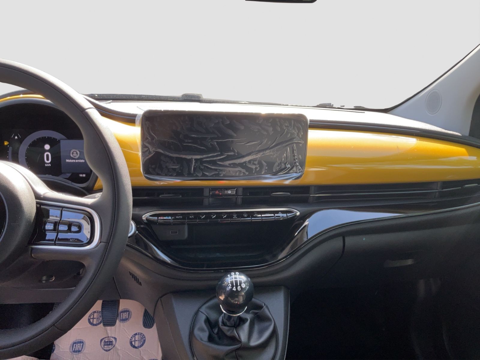 Fahrzeugabbildung Fiat 500C 1.0 Hybrid La Prima