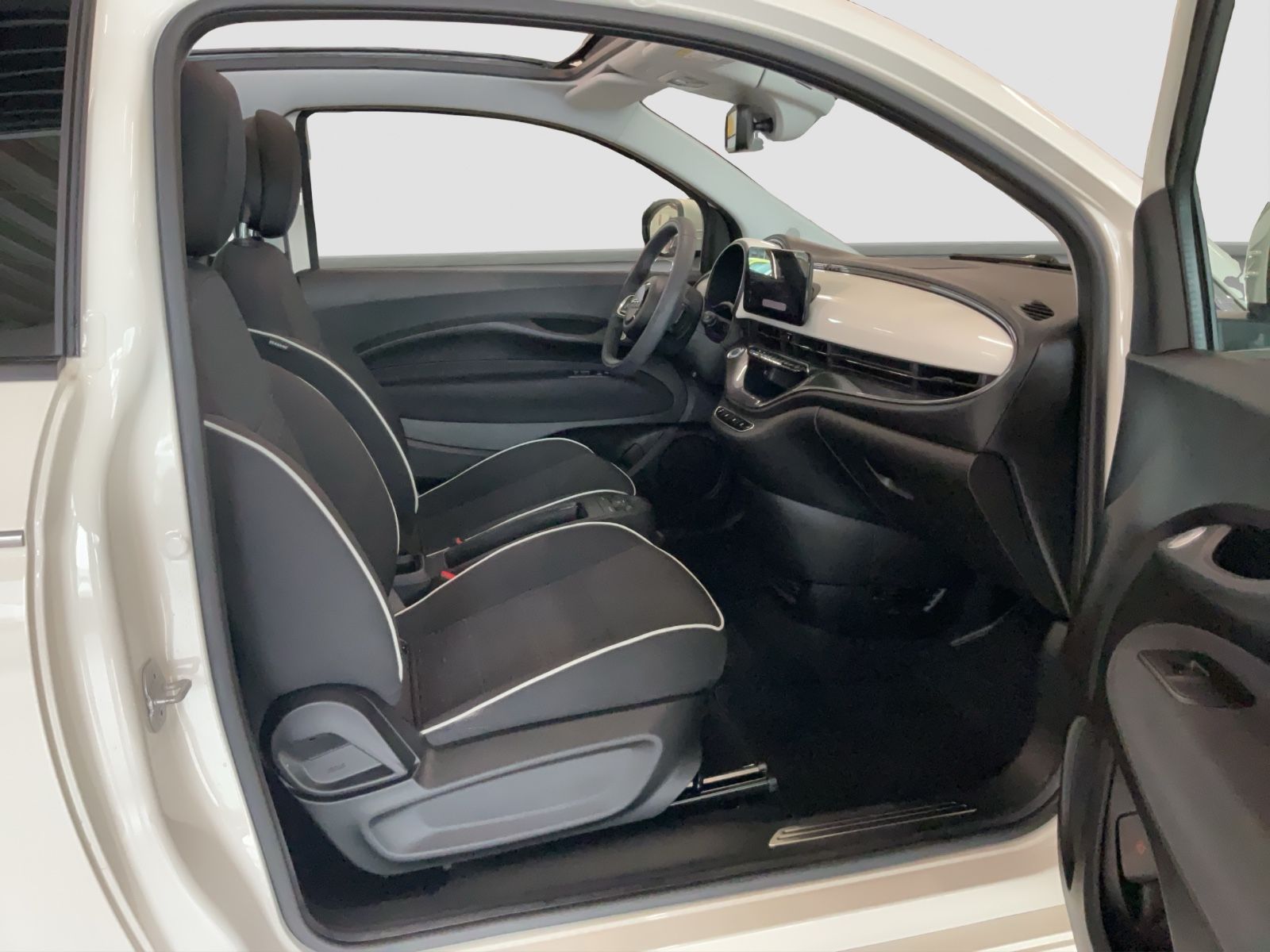 Fahrzeugabbildung Fiat 500e Cabrio 42 kWh + Stylepaket