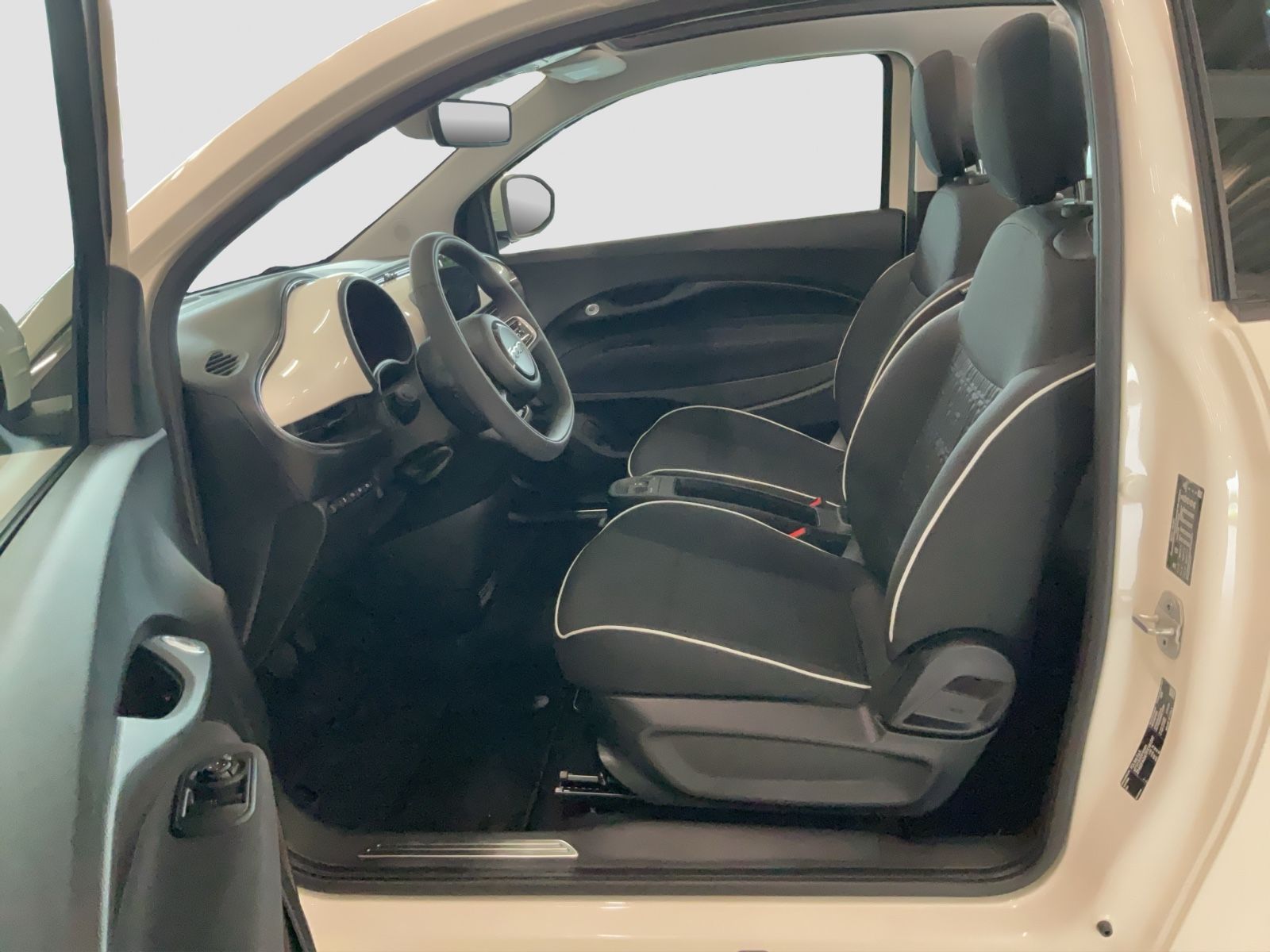 Fahrzeugabbildung Fiat 500e Cabrio 42 kWh + Stylepaket