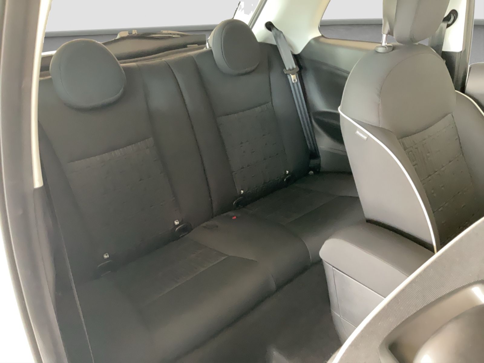 Fahrzeugabbildung Fiat 500e + Komfort Paket