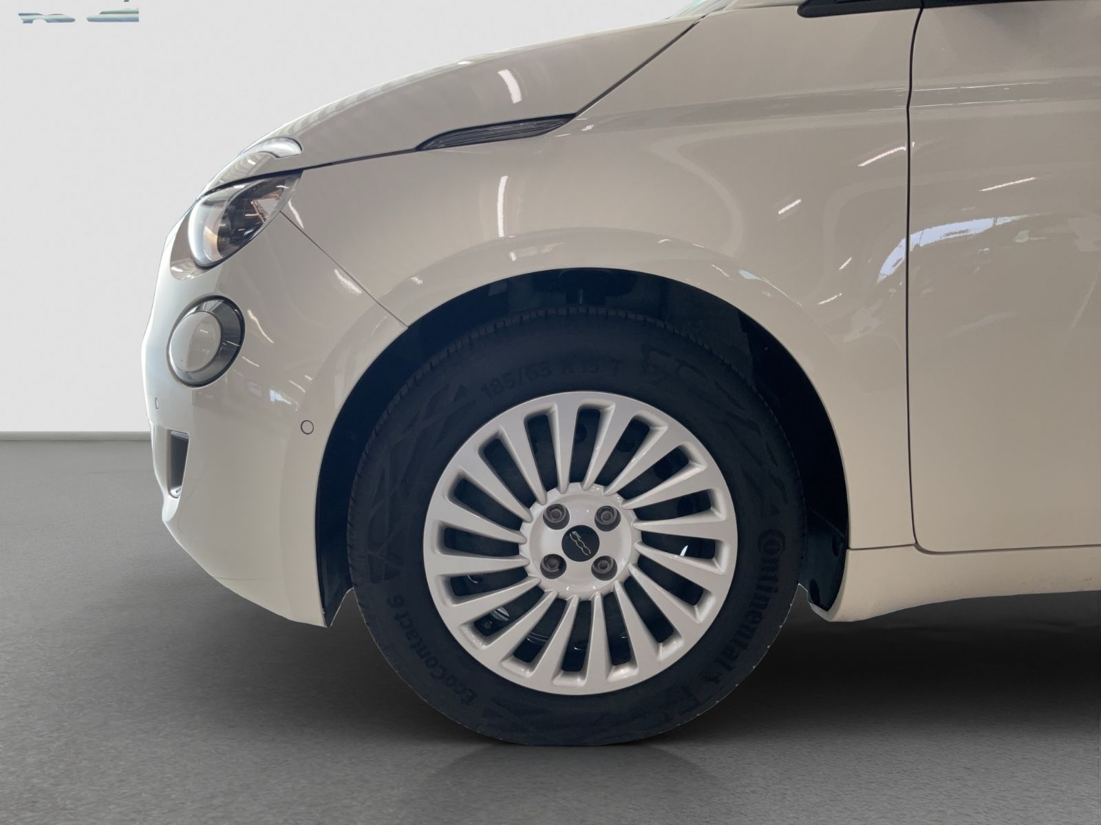 Fahrzeugabbildung Fiat 500e + Komfort Paket