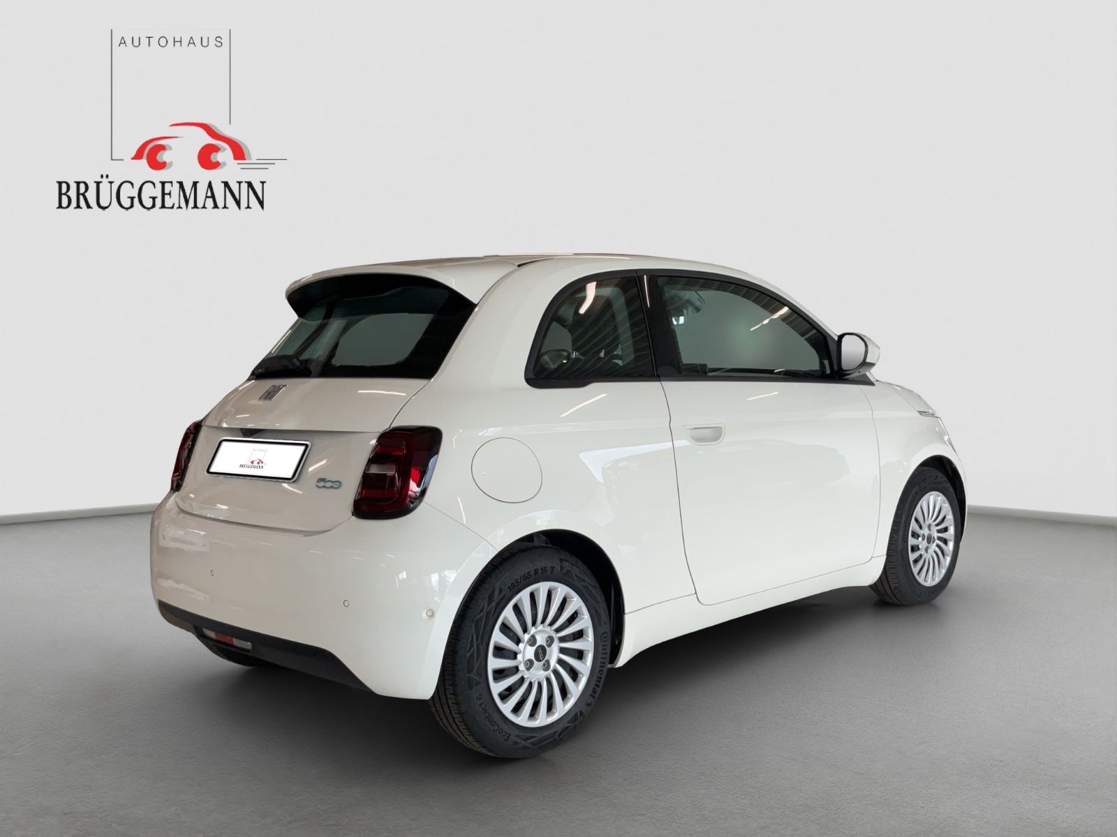 Fahrzeugabbildung Fiat 500e + Komfort Paket
