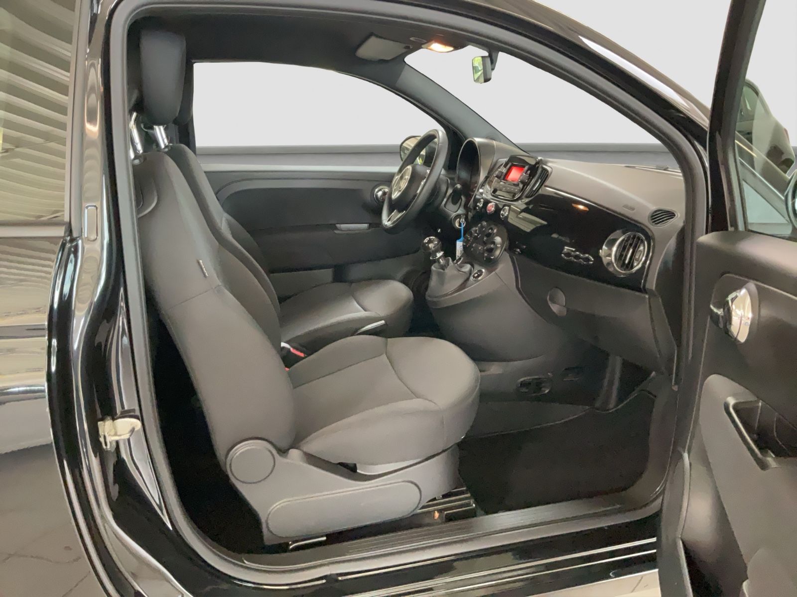 Fahrzeugabbildung Fiat 500 1.0 Hybrid