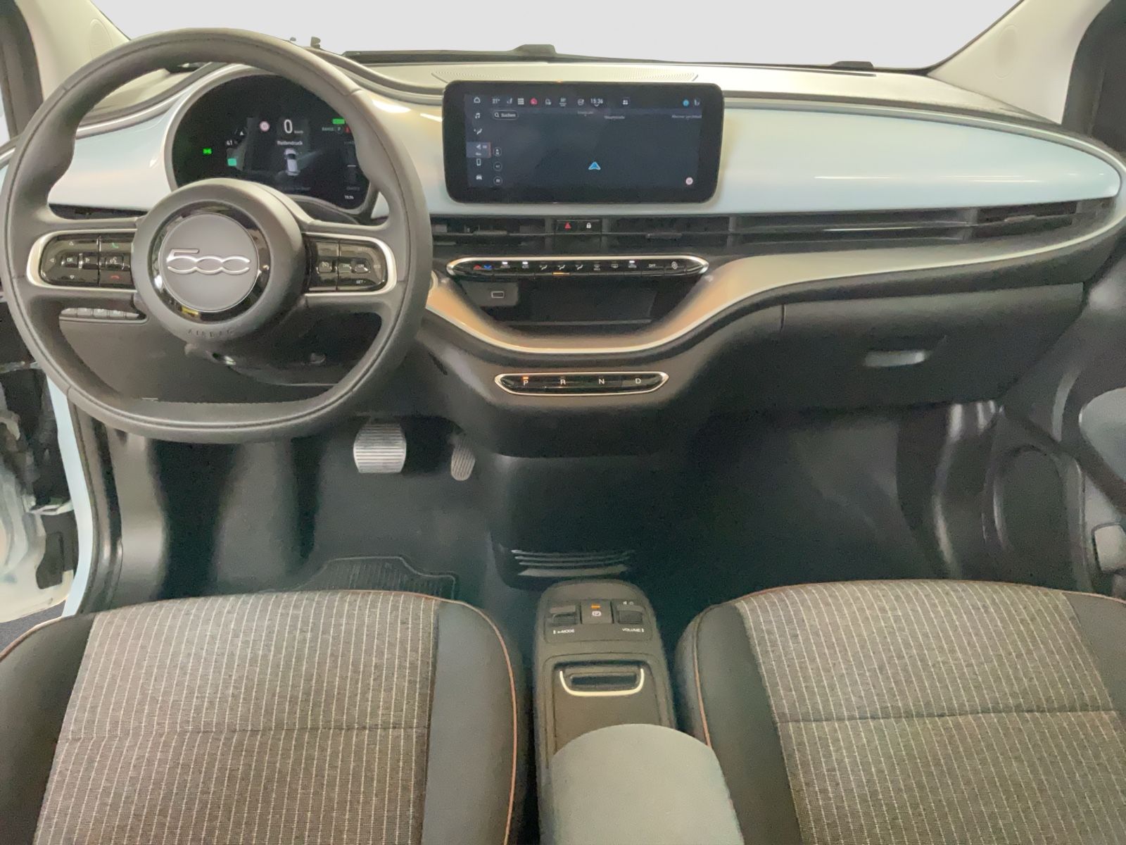 Fahrzeugabbildung Fiat 500e 42 kWh Cabrio Icon + Komfort- & Style Paket