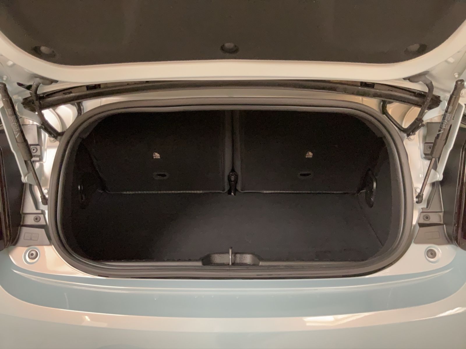 Fahrzeugabbildung Fiat 500e 42 kWh Cabrio Icon + Komfort- & Style Paket