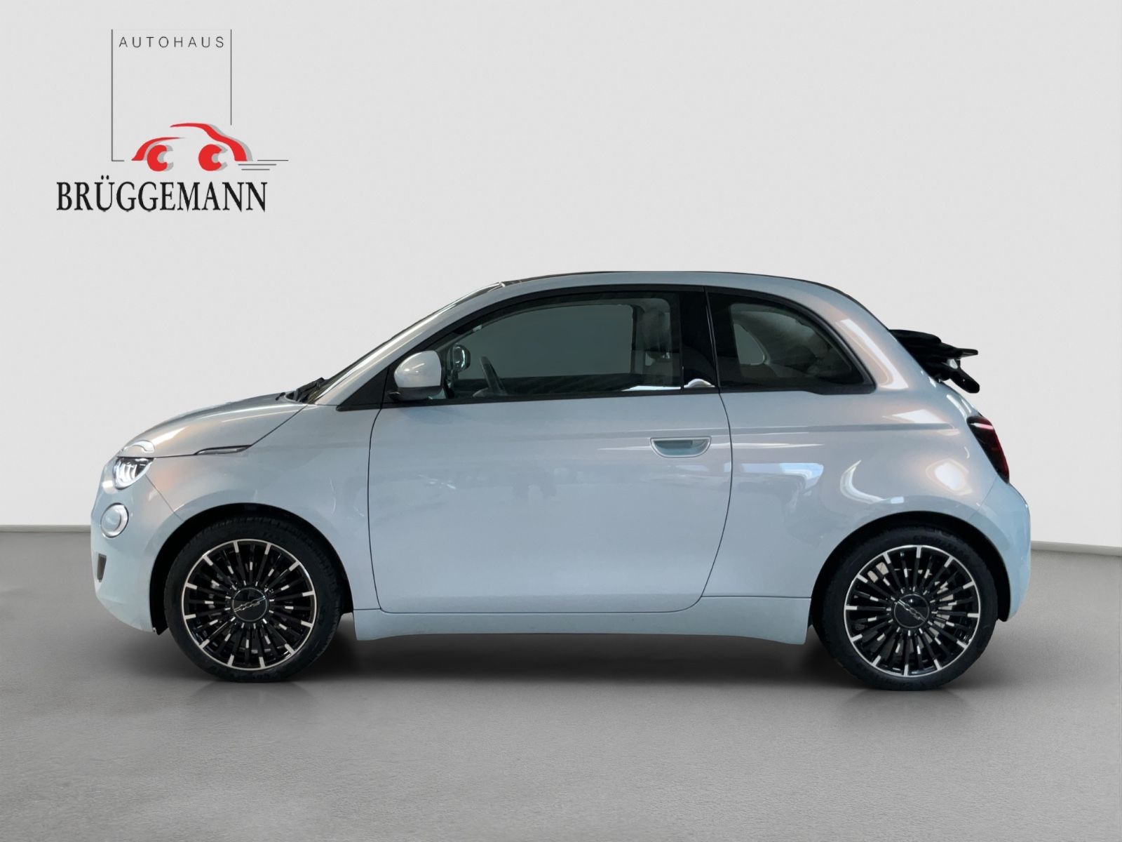 Fahrzeugabbildung Fiat 500e 42 kWh Cabrio Icon + Komfort- & Style Paket