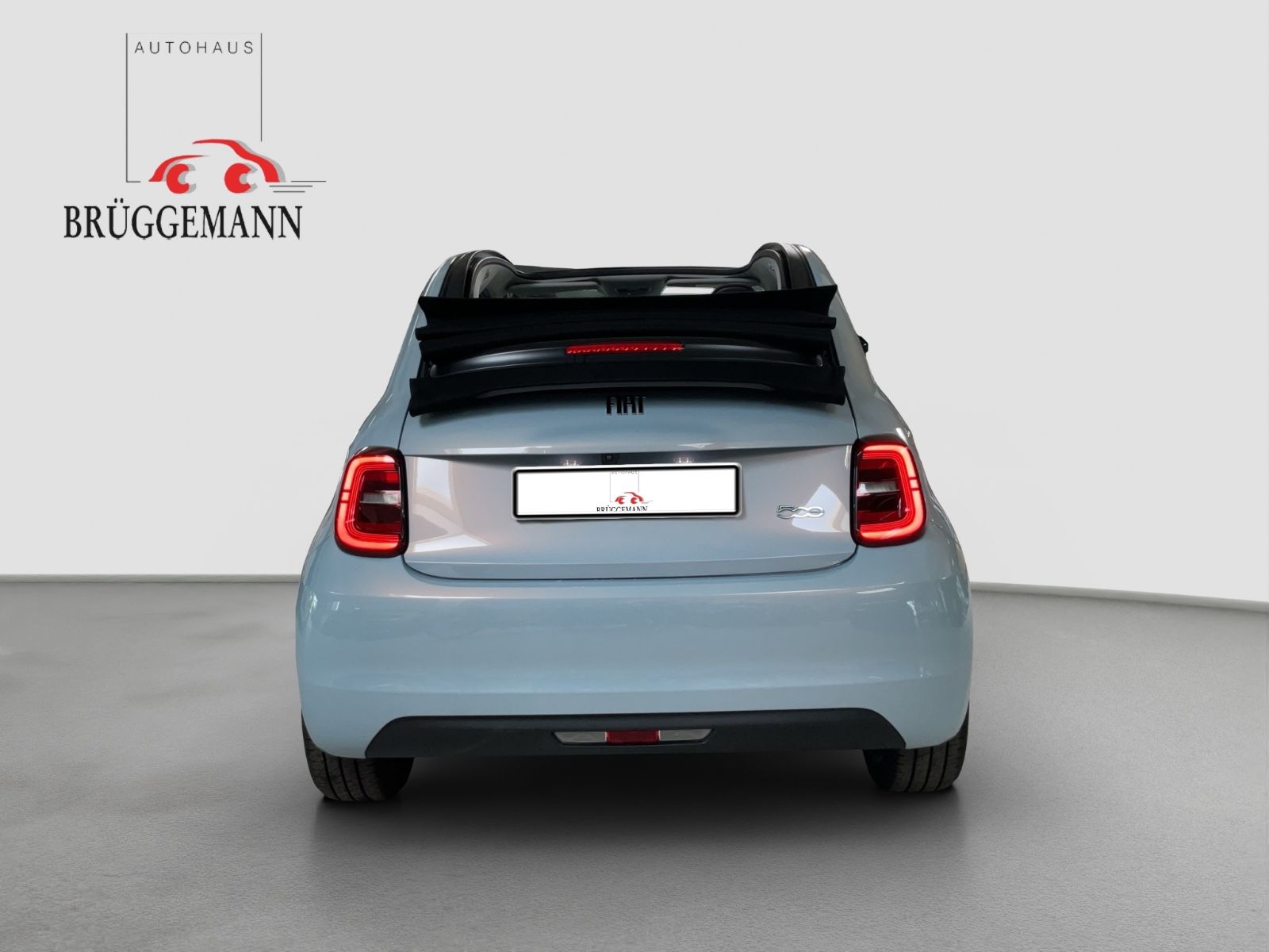 Fahrzeugabbildung Fiat 500e 42 kWh Cabrio Icon + Komfort- & Style Paket