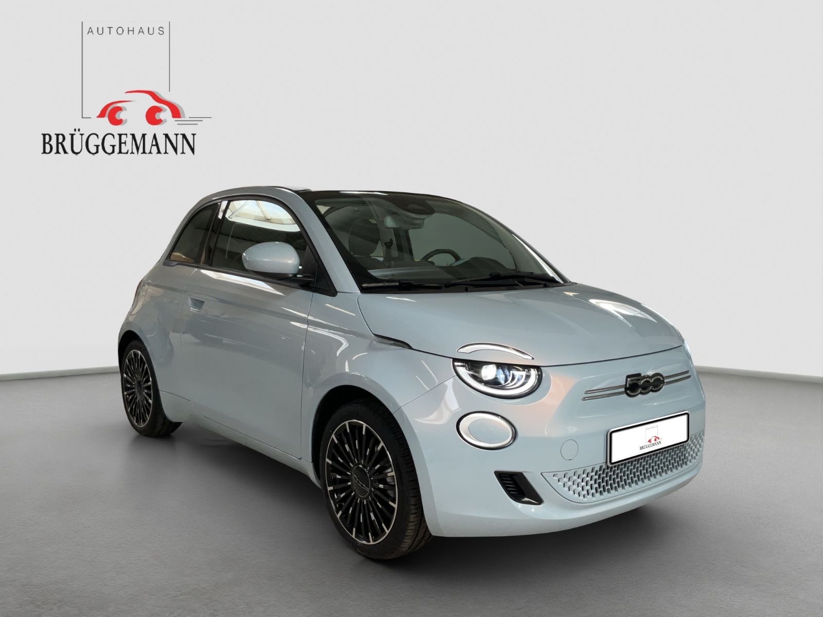 Fahrzeugabbildung Fiat 500e 42 kWh Cabrio Icon + Komfort- & Style Paket