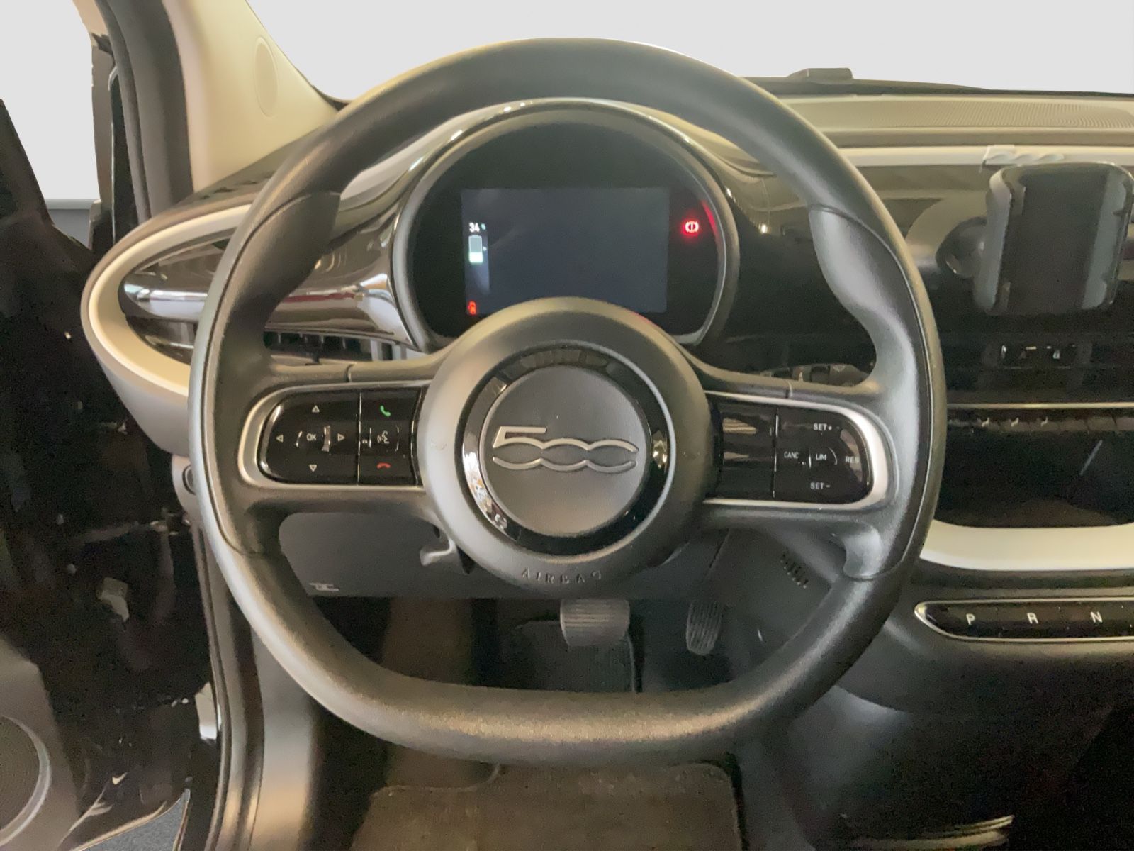 Fahrzeugabbildung Fiat 500e Action