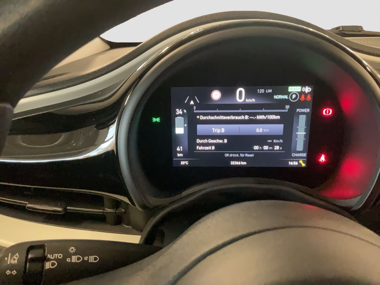 Fahrzeugabbildung Fiat 500e Action
