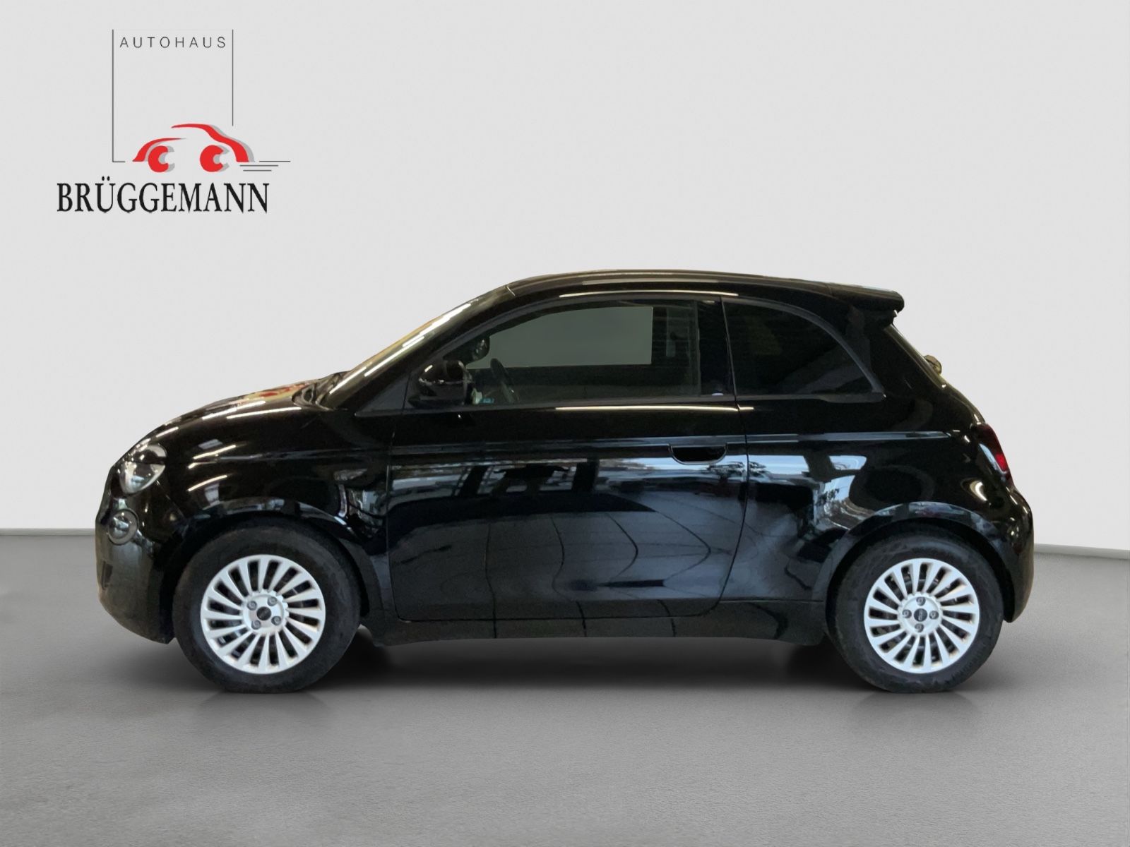 Fahrzeugabbildung Fiat 500e Action