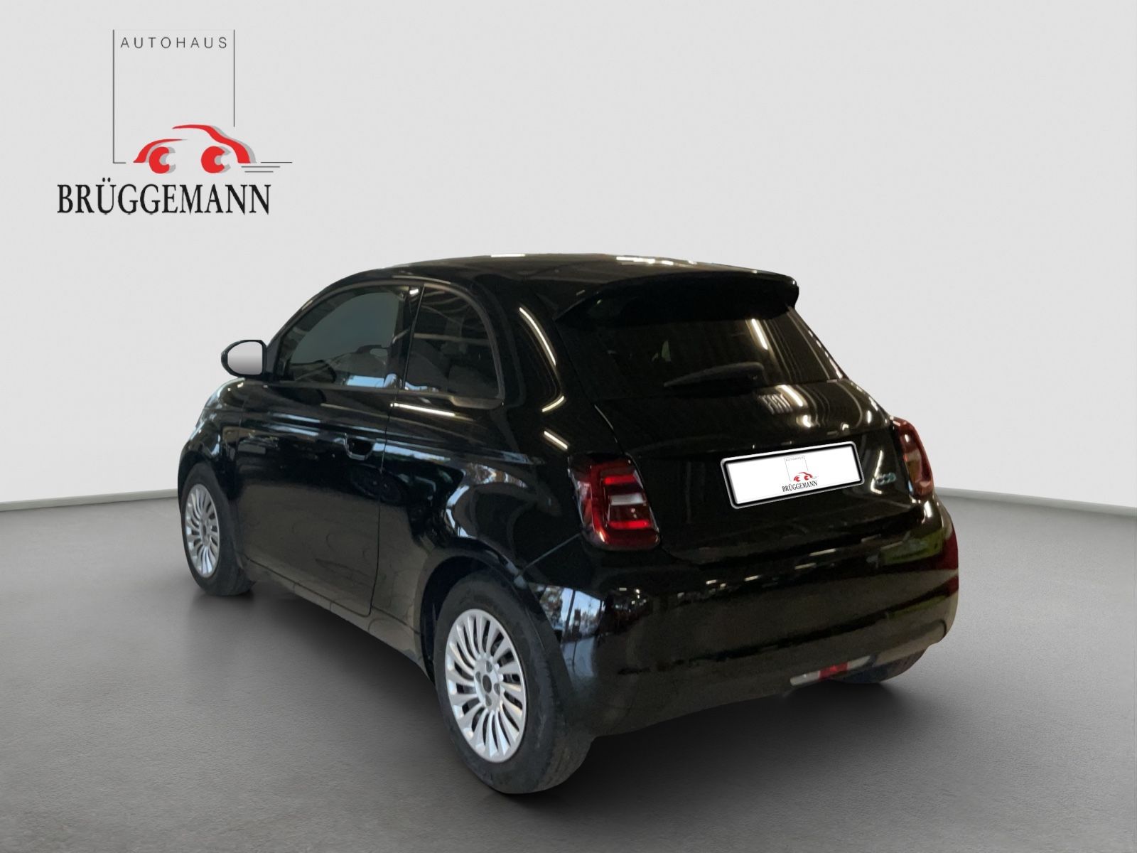Fahrzeugabbildung Fiat 500e Action