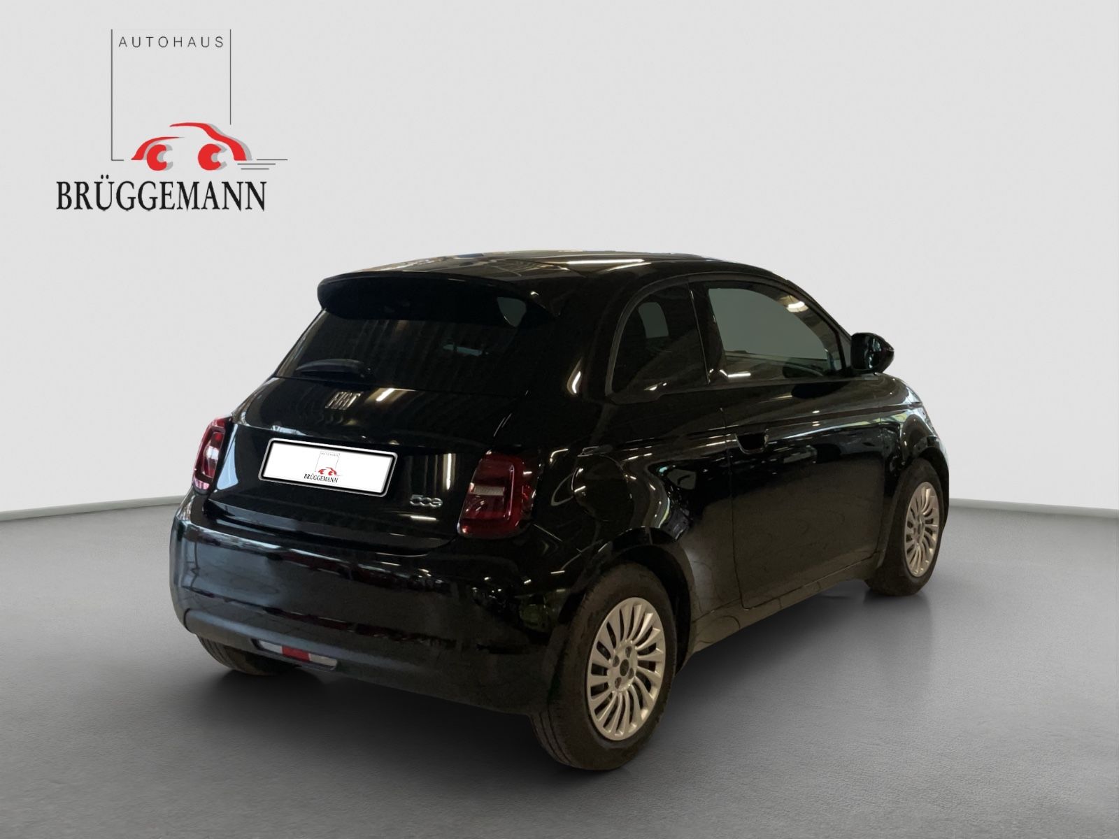 Fahrzeugabbildung Fiat 500e Action