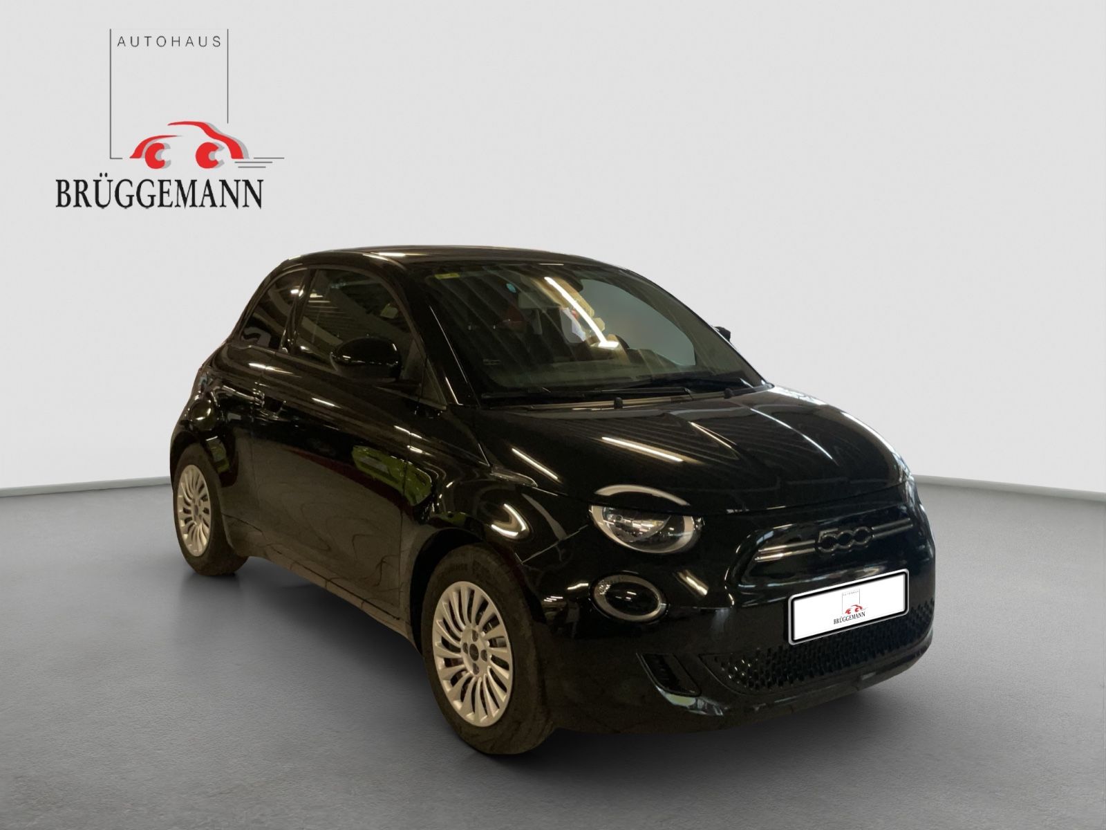 Fahrzeugabbildung Fiat 500e Action