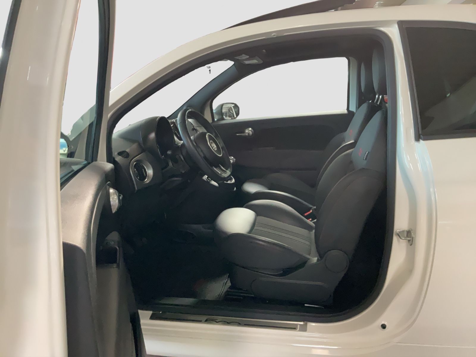 Fahrzeugabbildung Fiat 500 Sport + Schiebedach