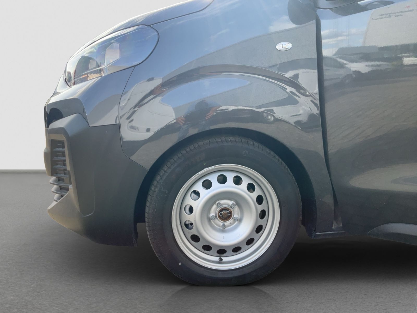 Fahrzeugabbildung Fiat Ulysse Scudo Kombi L2 Automatik 9 Sitzer Navi