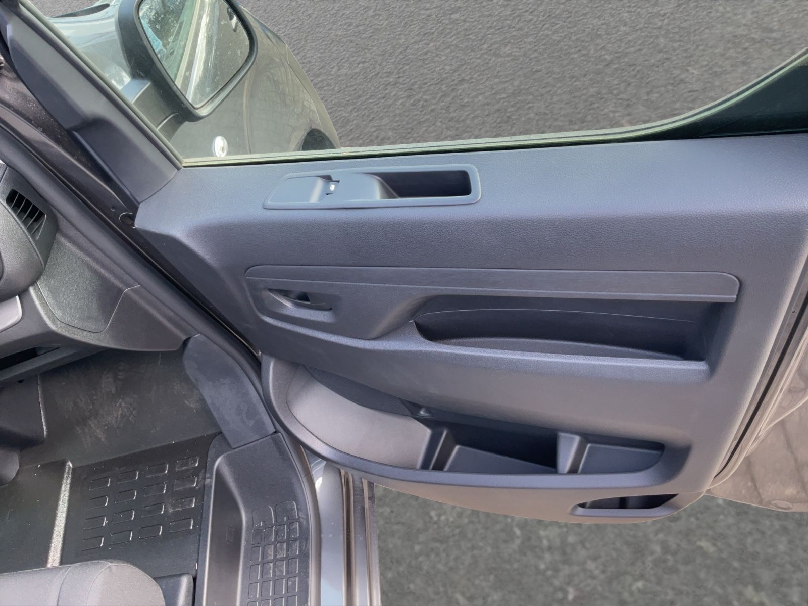 Fahrzeugabbildung Fiat Ulysse Scudo Kombi L2 Automatik 9 Sitzer Navi
