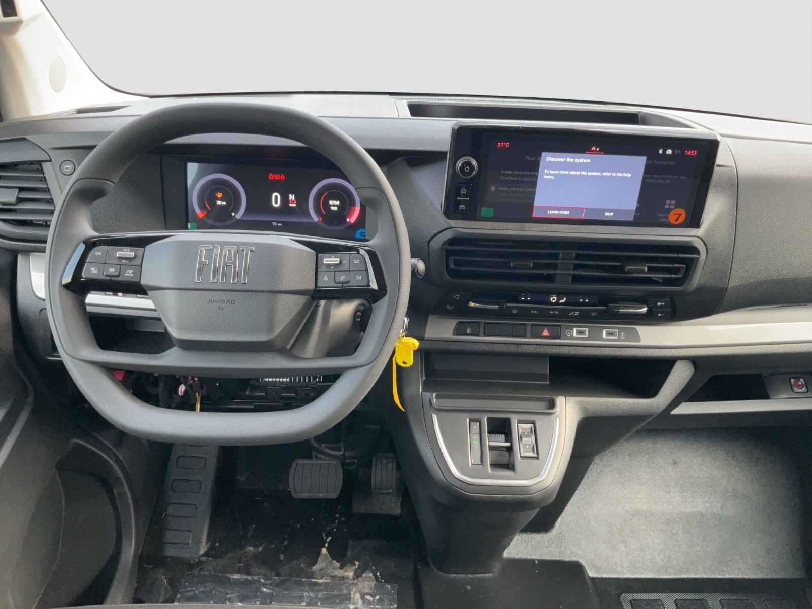 Fahrzeugabbildung Fiat Ulysse Scudo Kombi L2 Automatik 9 Sitzer Navi