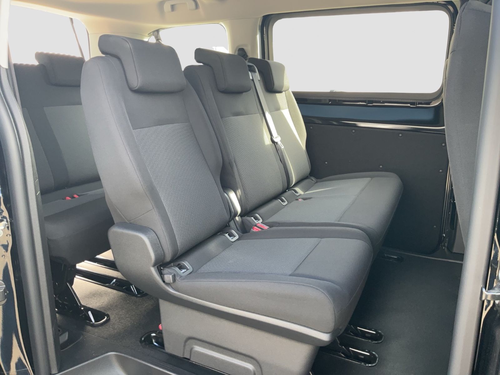 Fahrzeugabbildung Fiat Ulysse Scudo Kombi 9Sitzer L2 Automatik  Navi