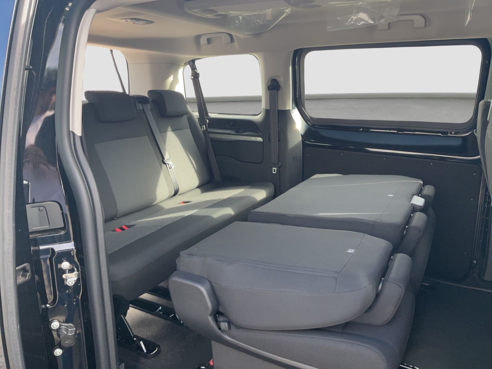 Fahrzeugabbildung Fiat Ulysse Scudo Kombi 9Sitzer L2 Automatik  Navi