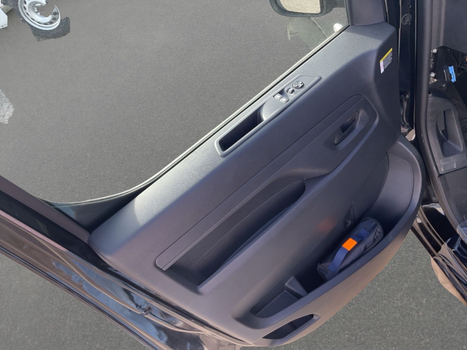 Fahrzeugabbildung Fiat Ulysse Scudo Kombi 9Sitzer L2 Automatik  Navi