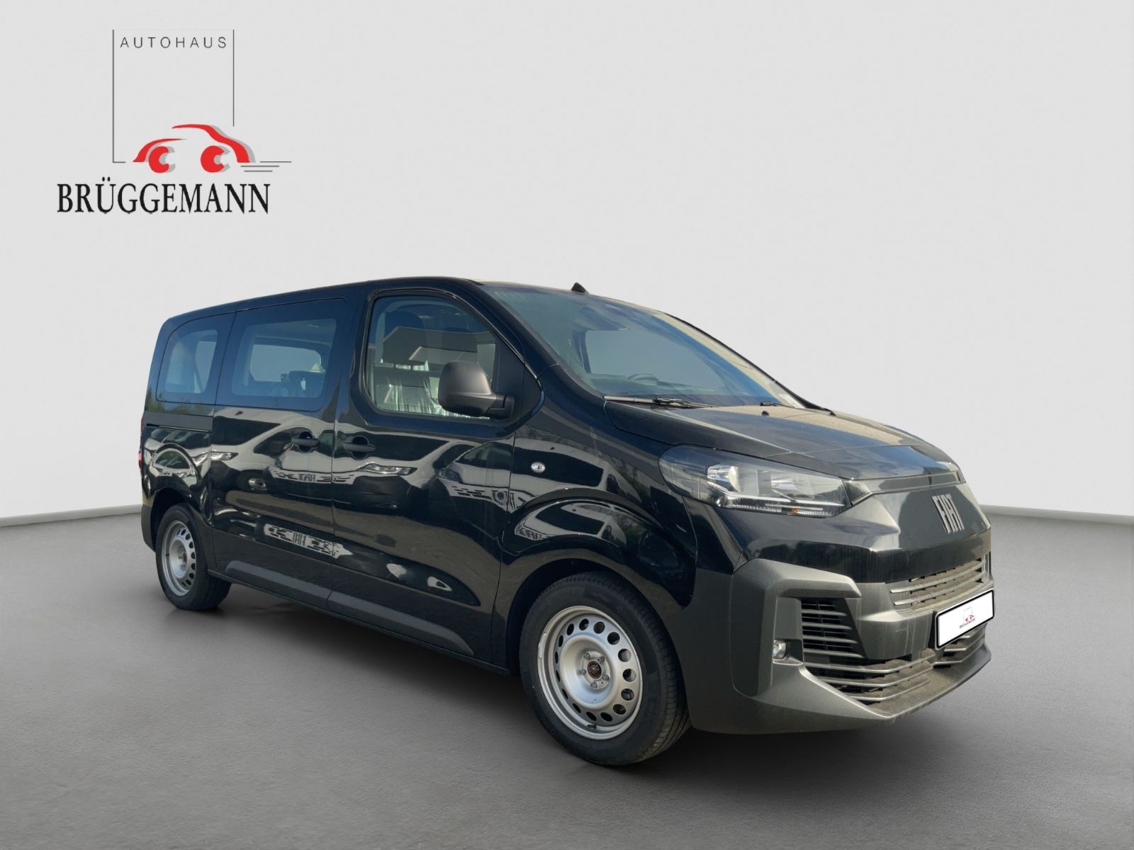 Fahrzeugabbildung Fiat Ulysse Scudo Kombi 9Sitzer L2 Automatik  Navi