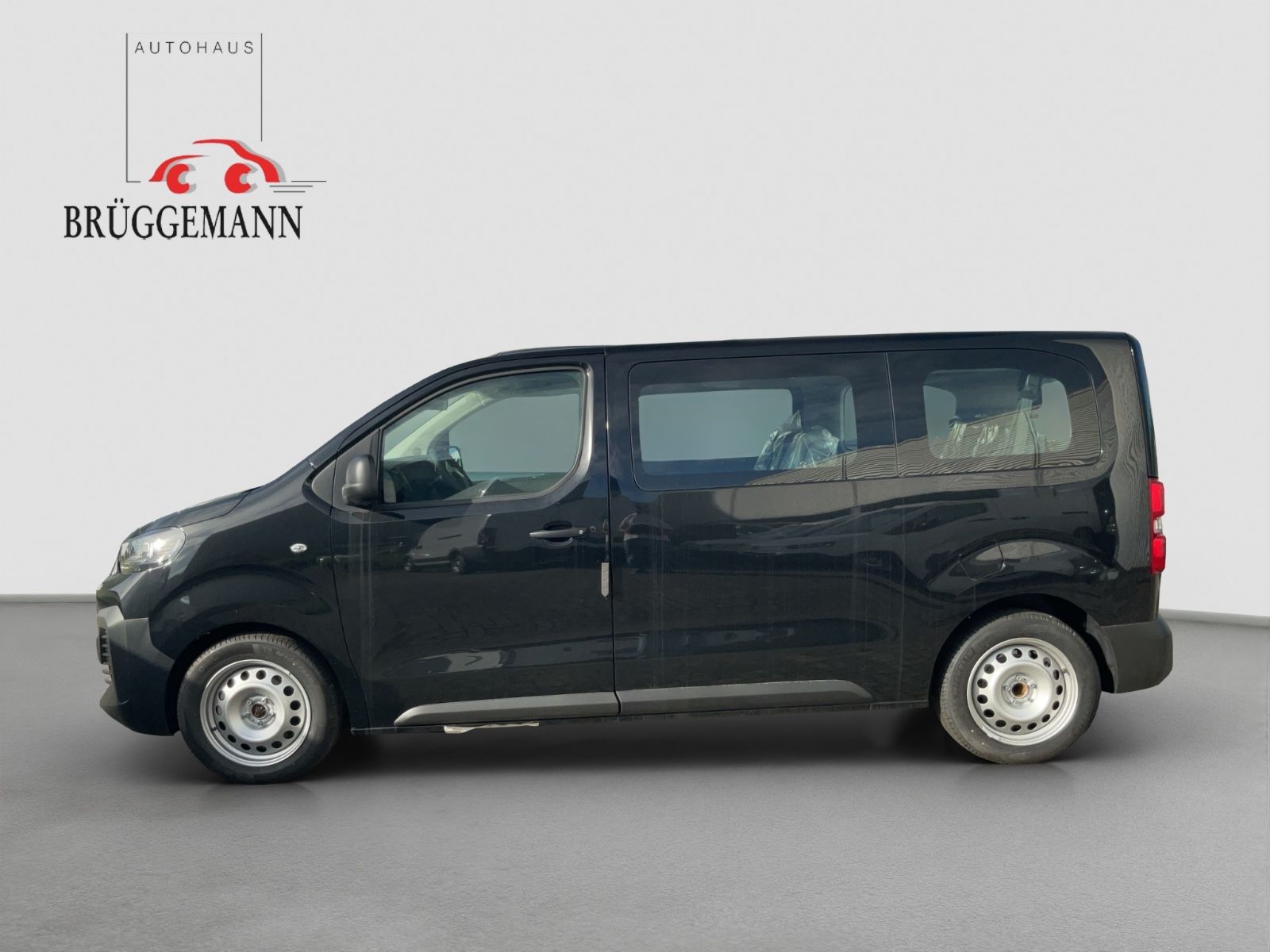 Fahrzeugabbildung Fiat Ulysse Scudo Kombi 9Sitzer L2 Automatik  Navi