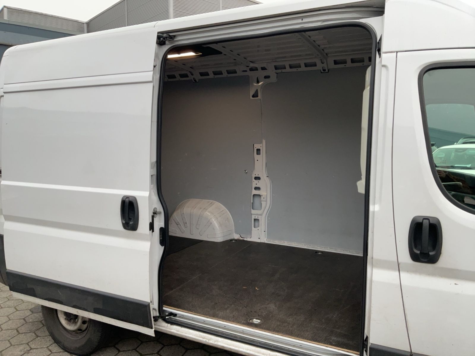 Fahrzeugabbildung Fiat Ducato L2H2 140 MJ Klima Navi Kamera