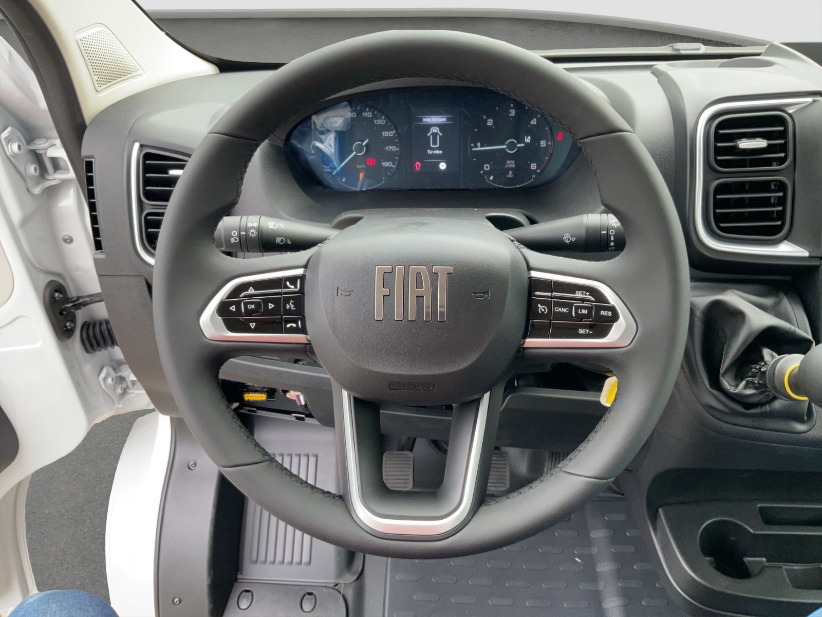 Fahrzeugabbildung Fiat Ducato 35 L3 140MJ Maxi 3-Seitenkipper