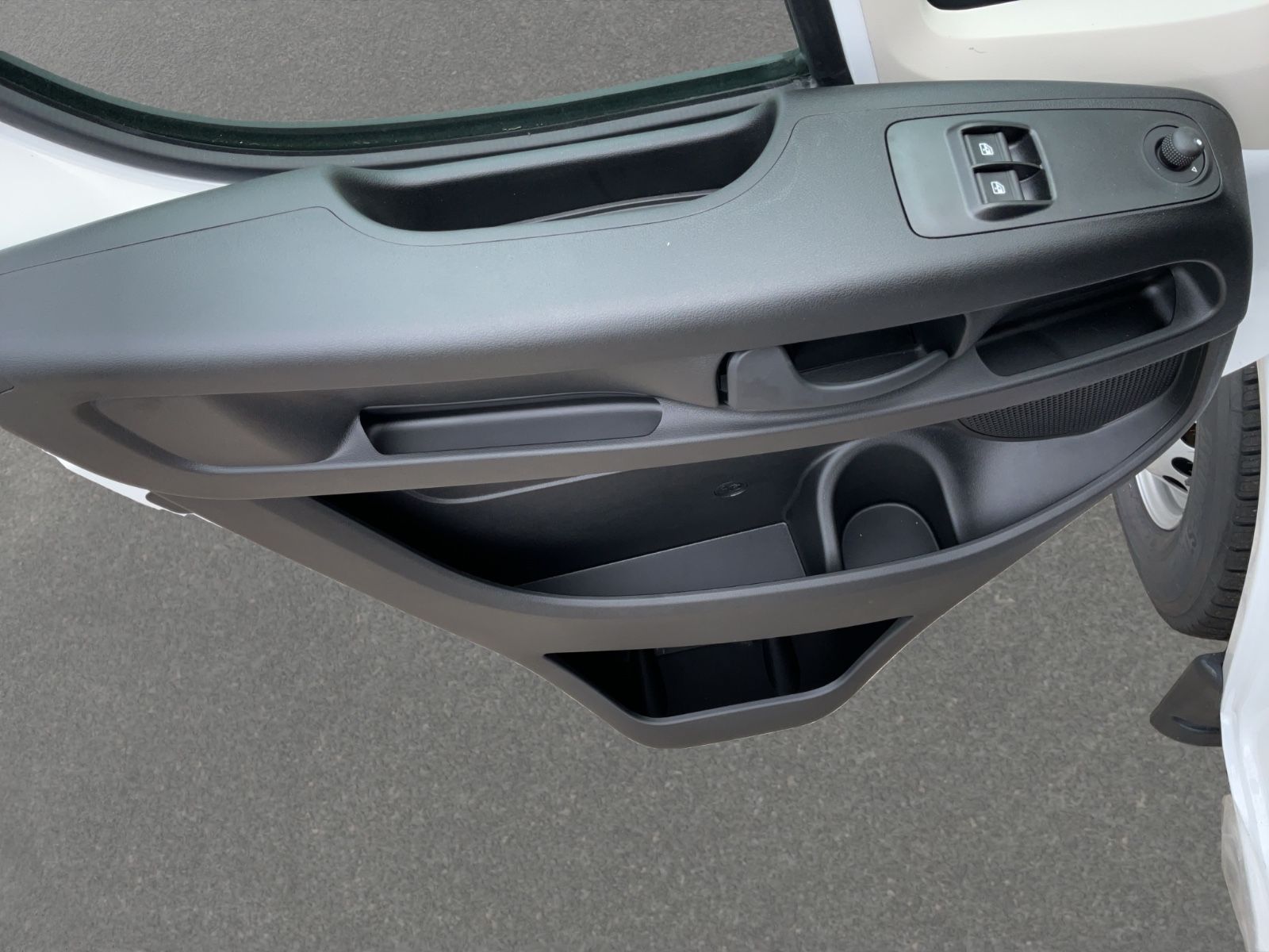 Fahrzeugabbildung Fiat Ducato 35 L3 140MJ Maxi 3-Seitenkipper