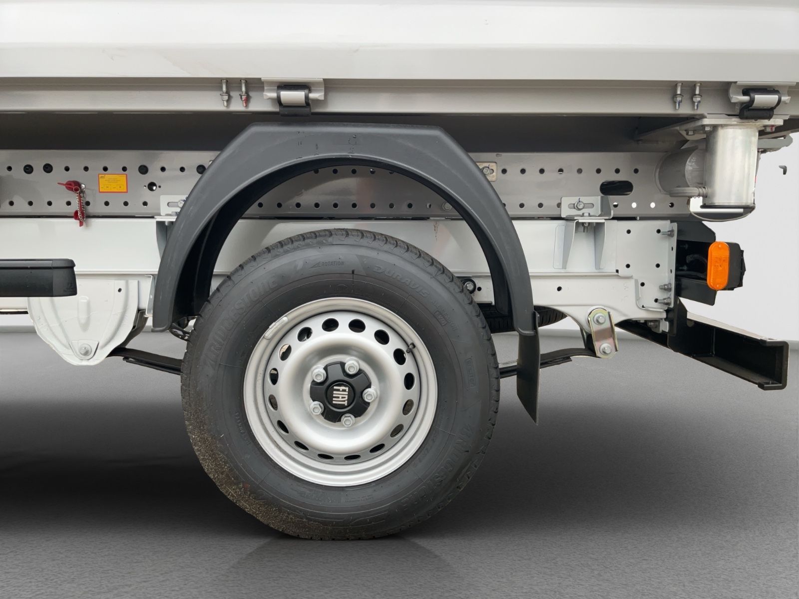 Fahrzeugabbildung Fiat Ducato 35 L3 140MJ Maxi 3-Seitenkipper
